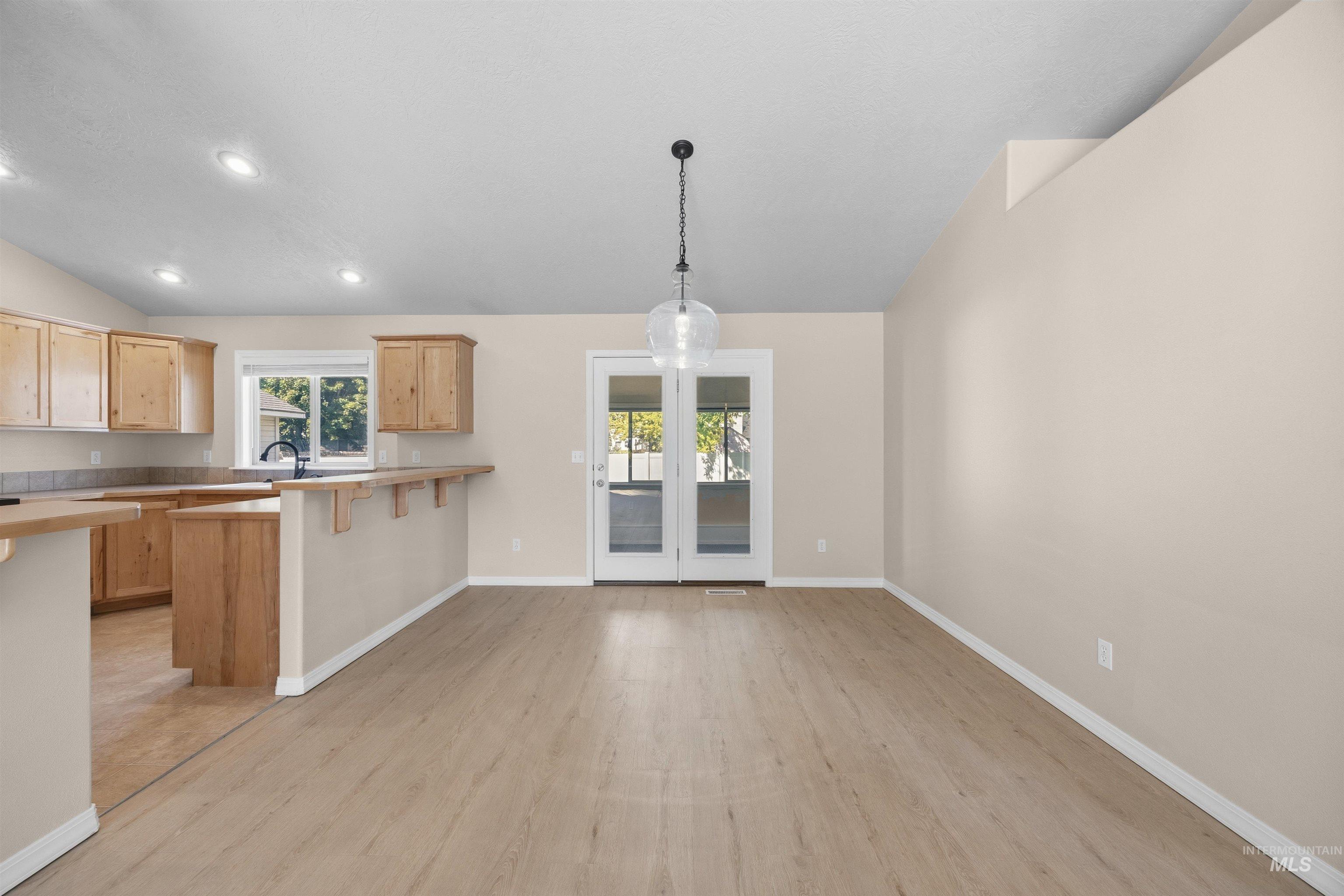 2129 N Cool Springs Ave Property Photo 12