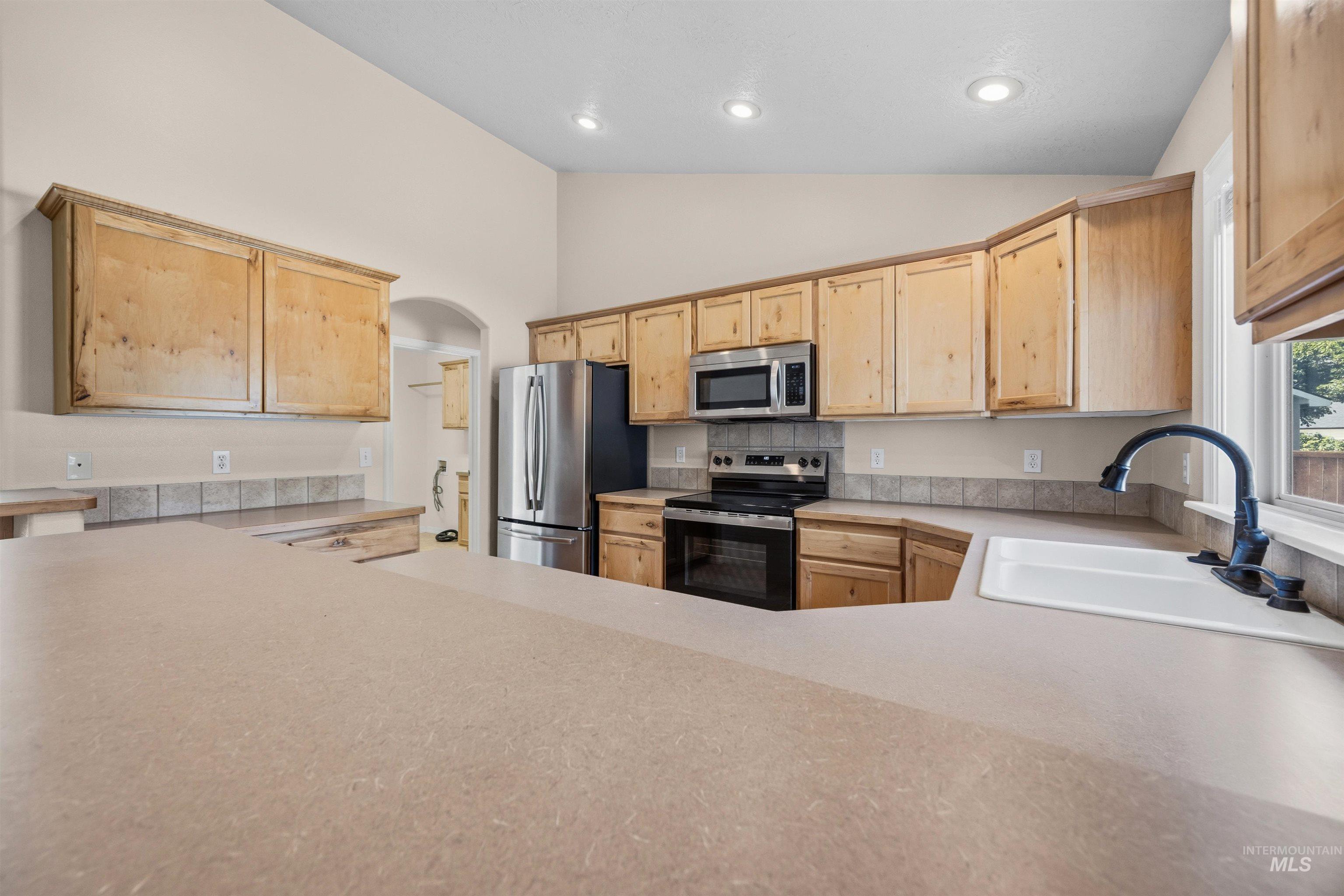 2129 N Cool Springs Ave Property Photo 18