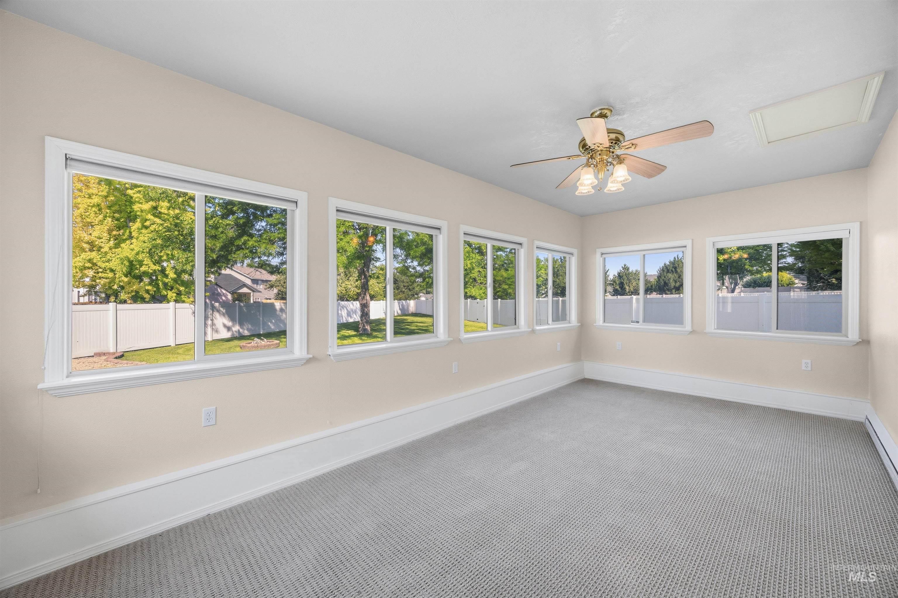 2129 N Cool Springs Ave Property Photo 19