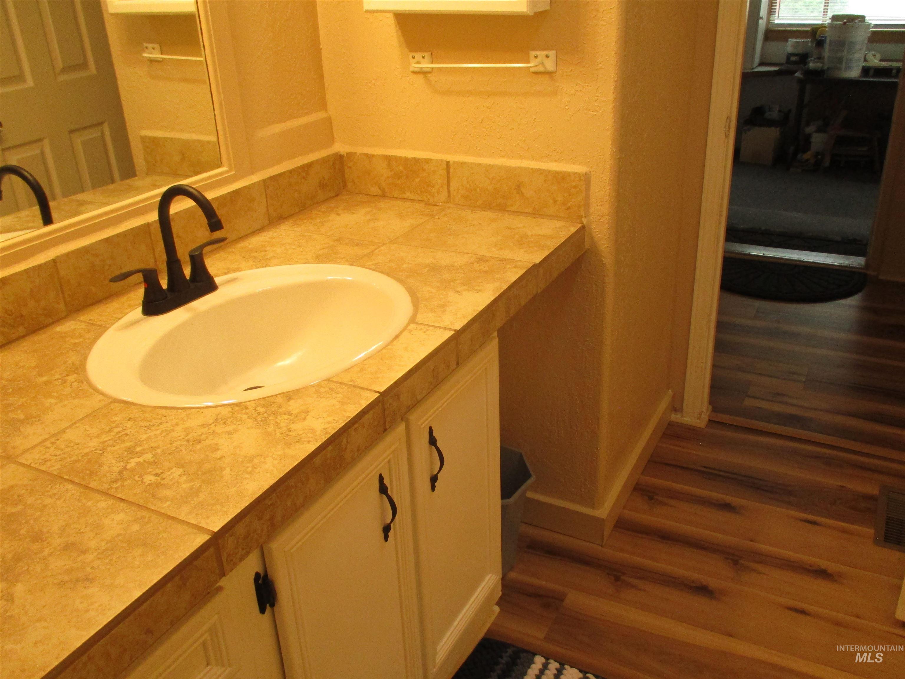 211 Villa Circle Property Photo 7