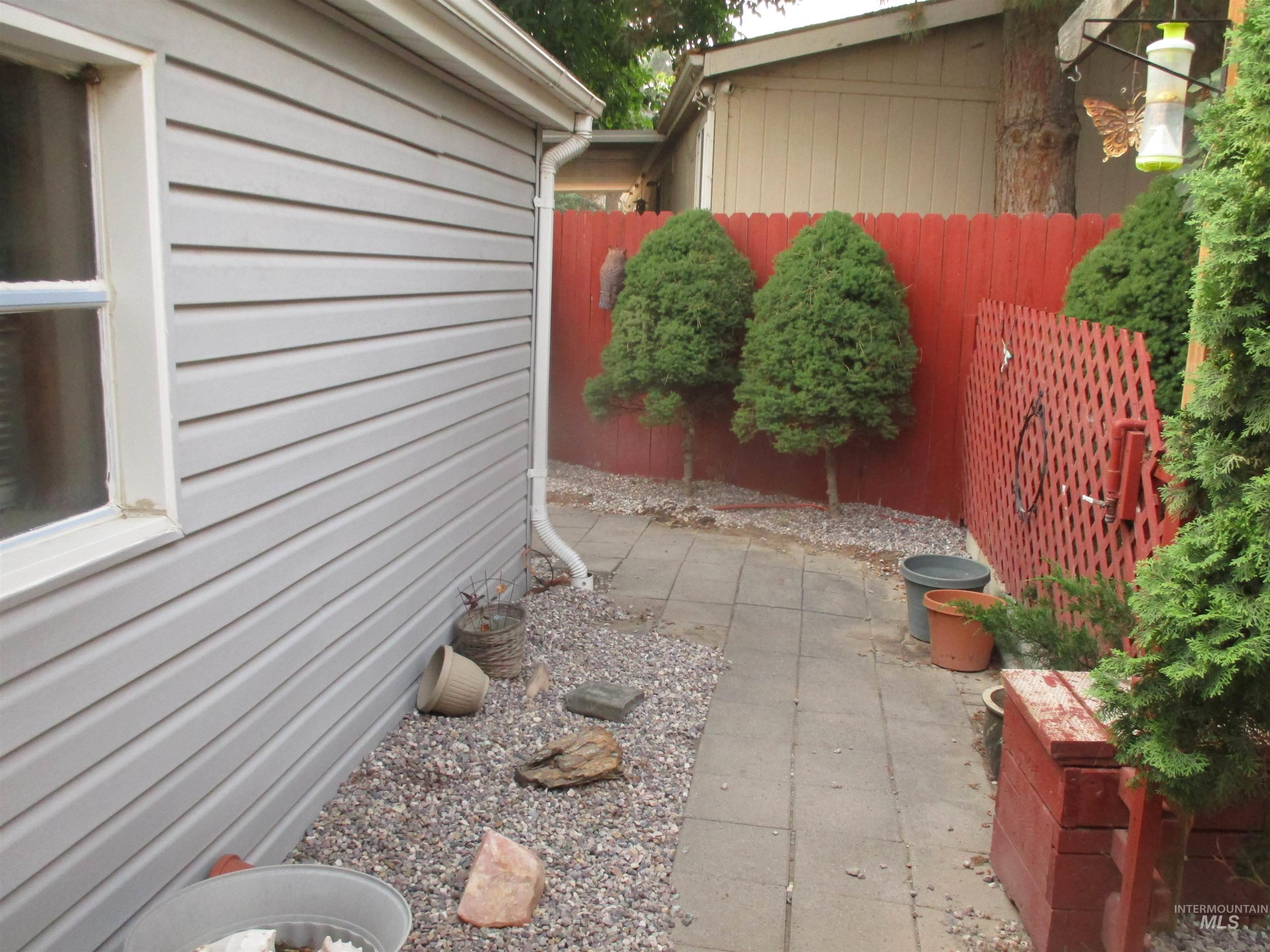 211 Villa Circle Property Photo 12