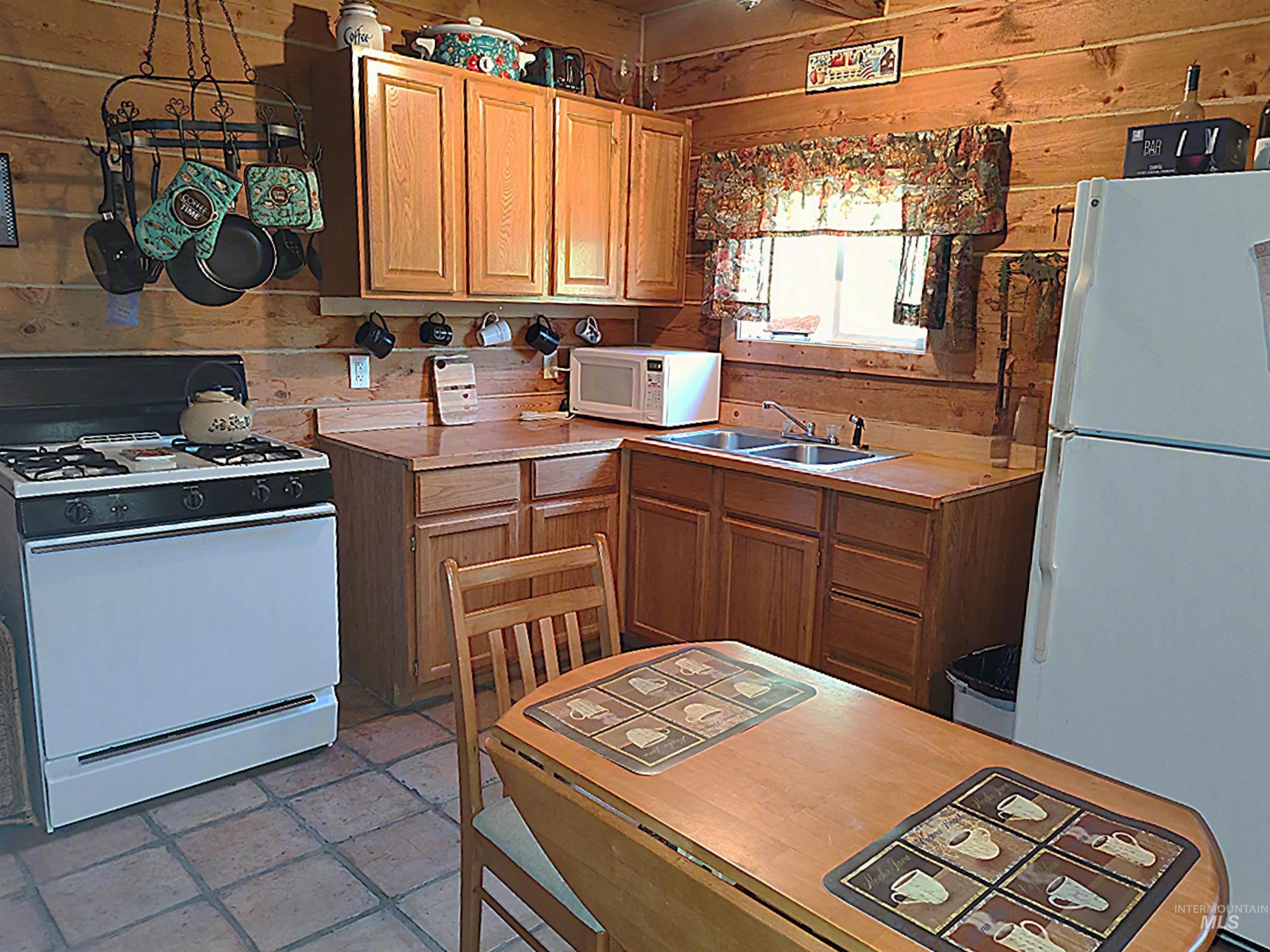 110 Black Diamond Lane Property Photo 4