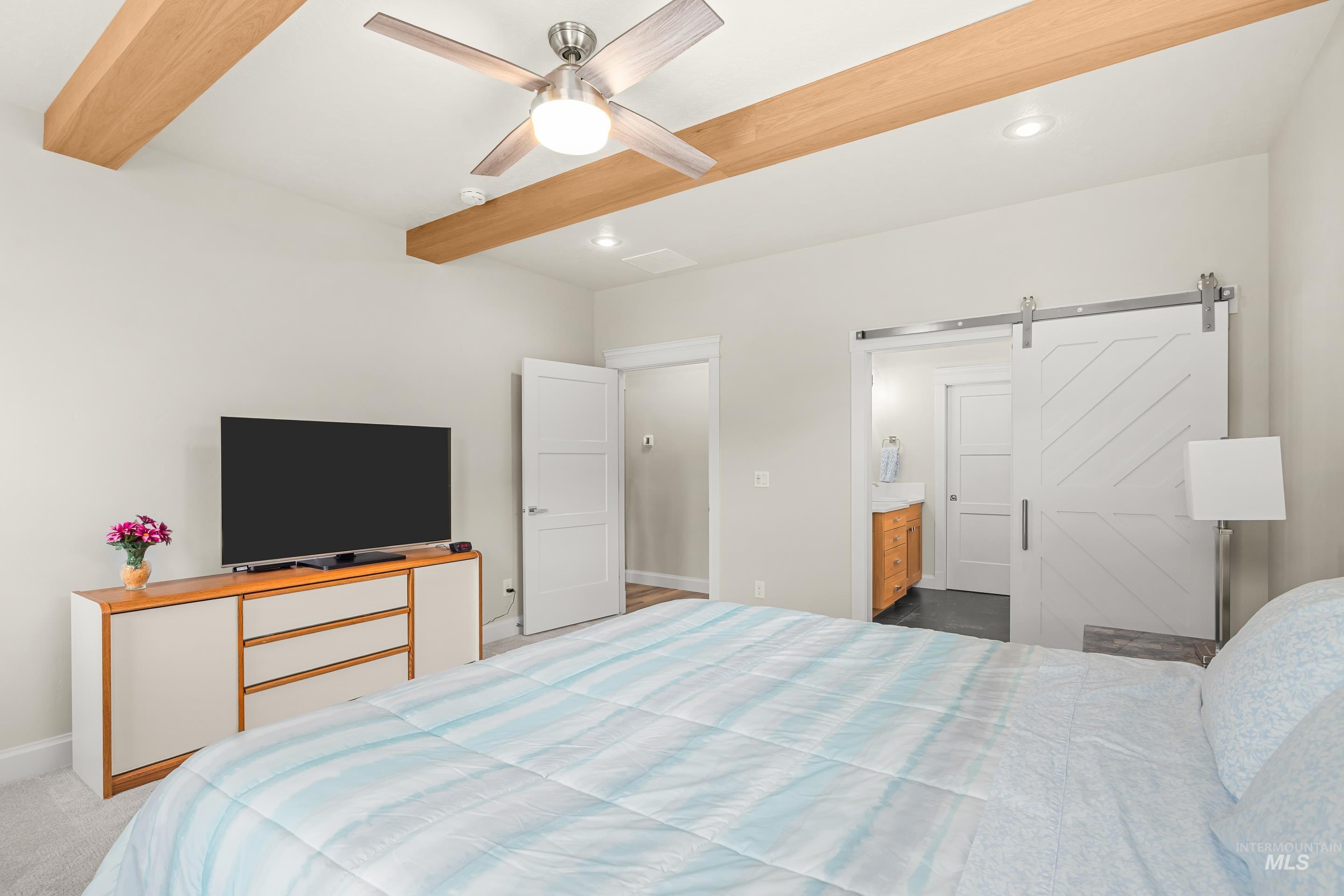 18046 N Fallspring Pl Property Photo 24