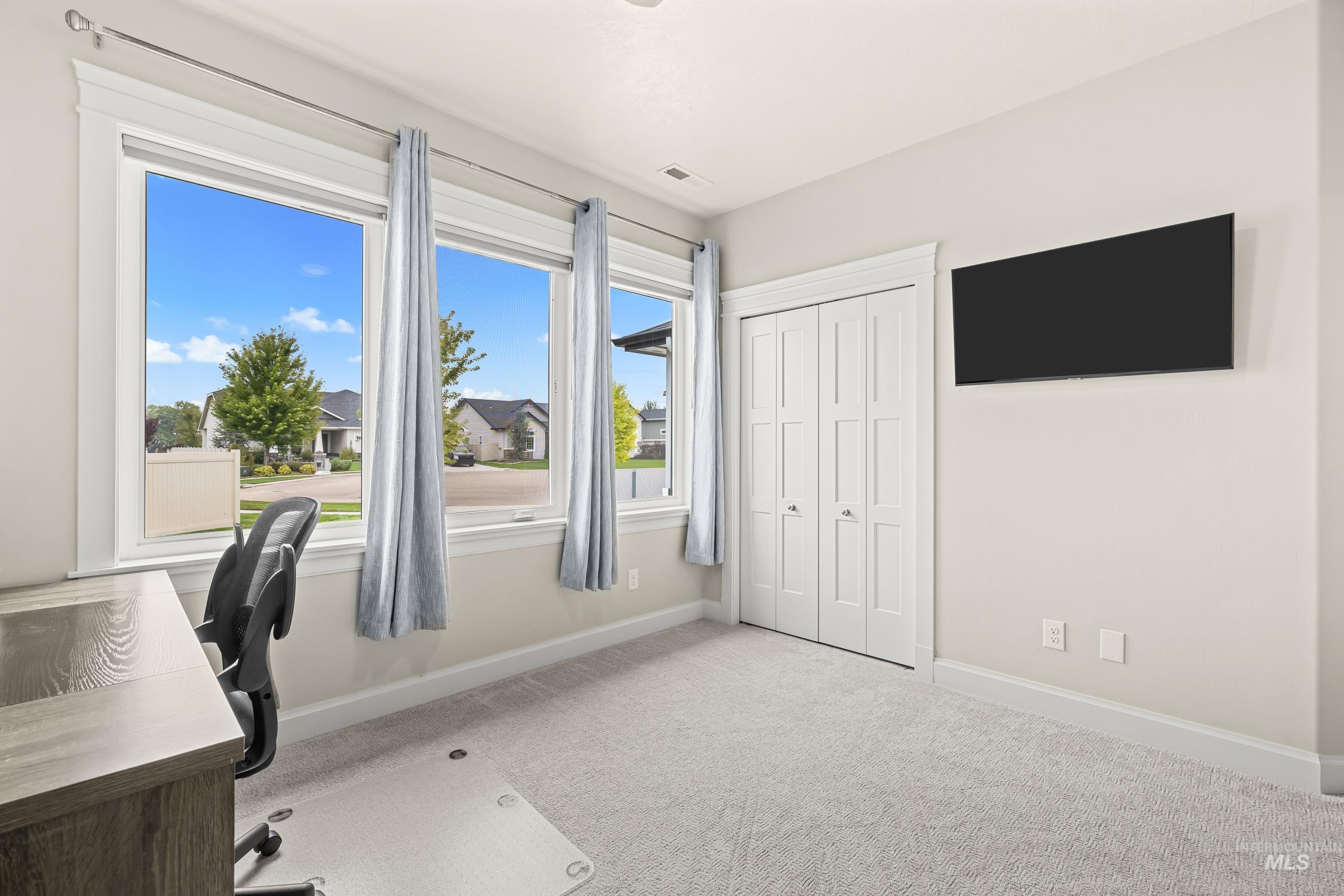 18046 N Fallspring Pl Property Photo 33
