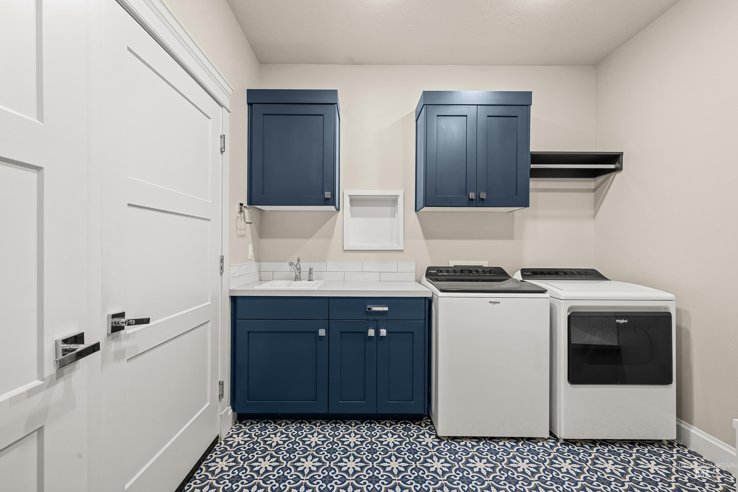 18046 N Fallspring Pl Property Photo 35