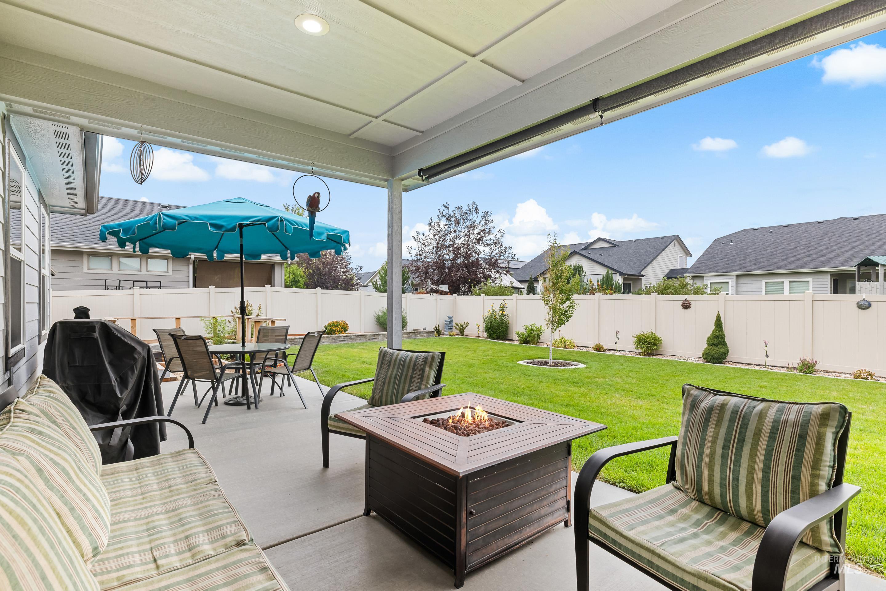 18046 N Fallspring Pl Property Photo 41