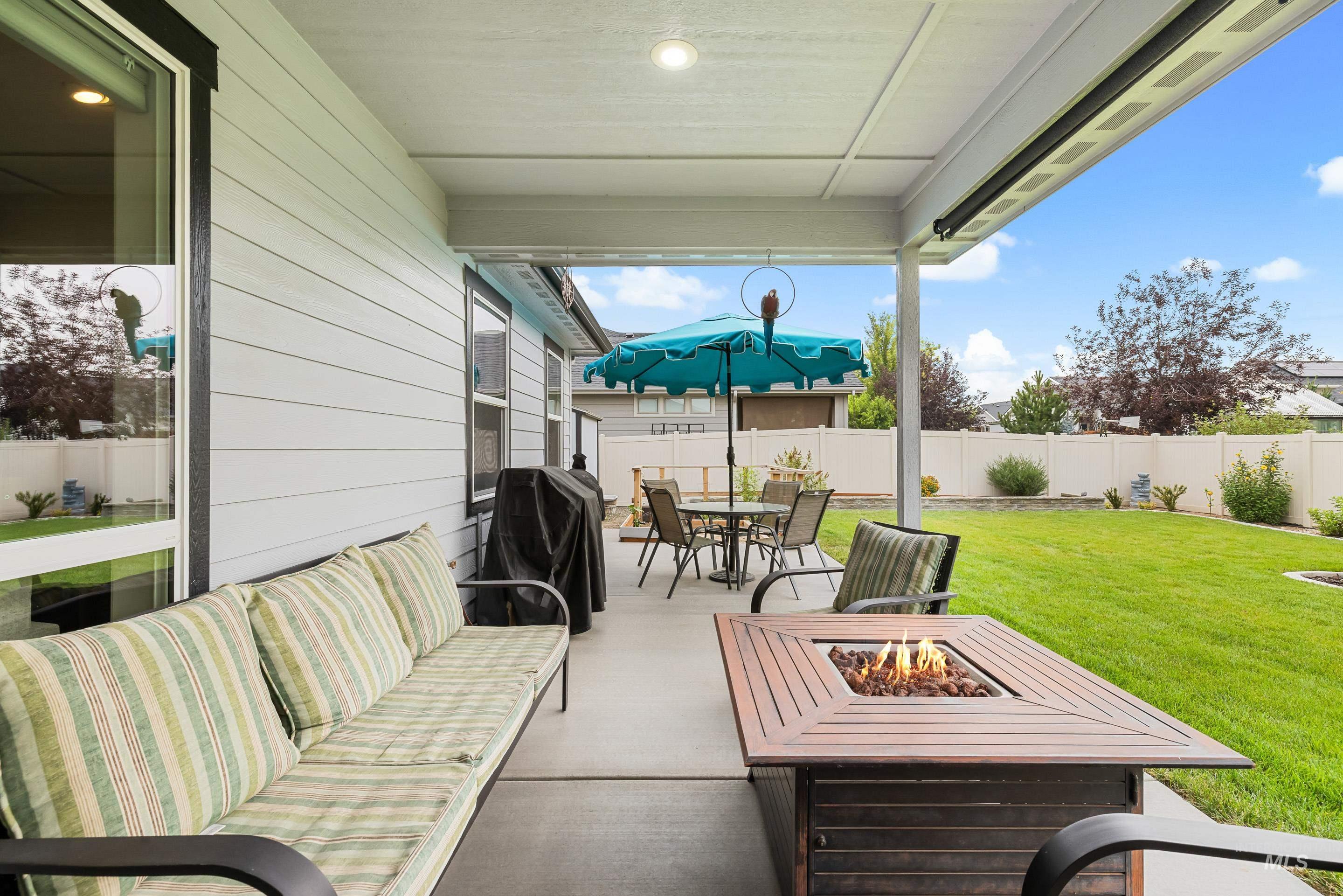 18046 N Fallspring Pl Property Photo 42