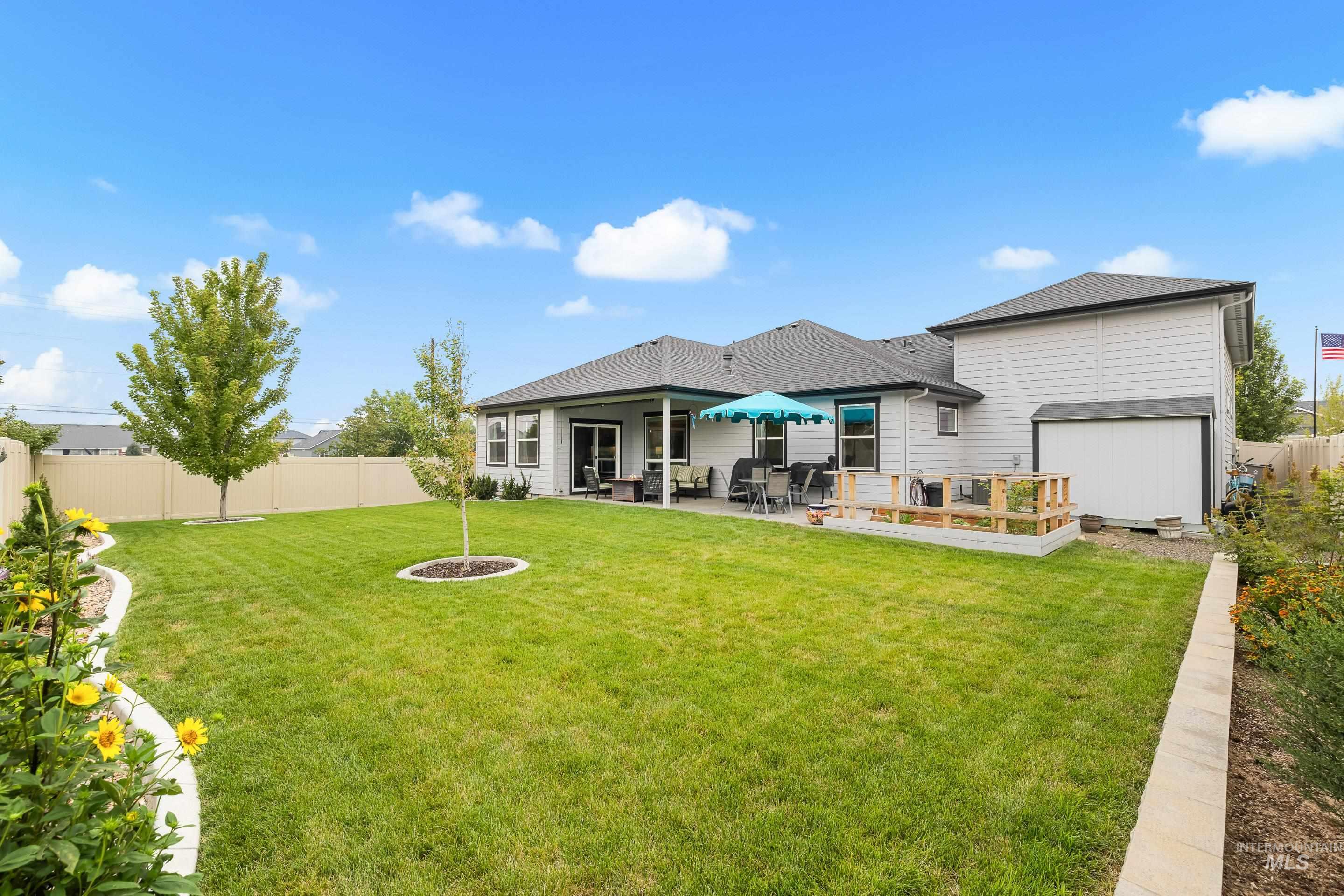 18046 N Fallspring Pl Property Photo 44