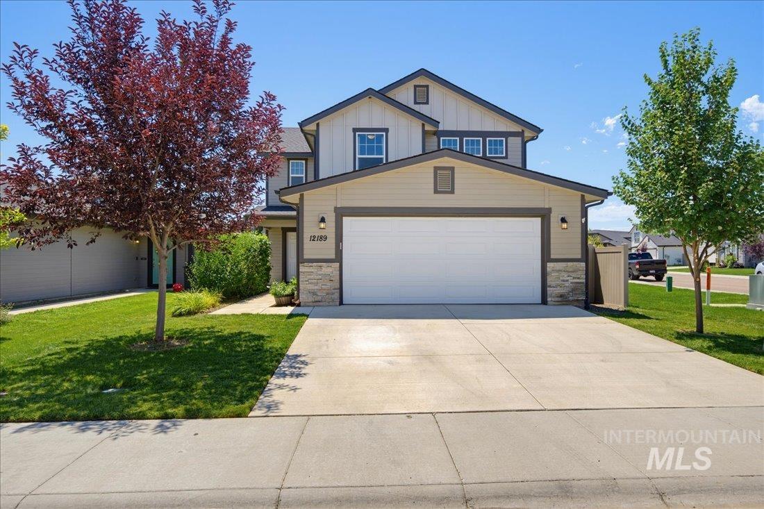 12189 W Greenstone Property Photo 1