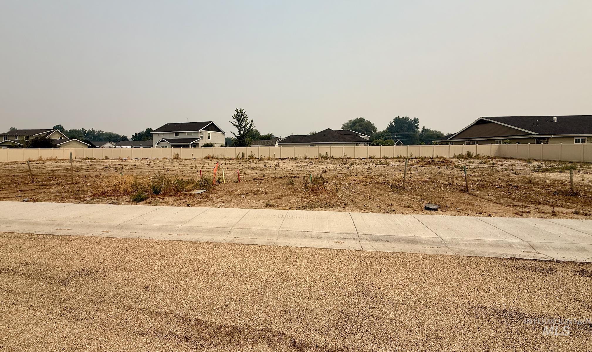 342 Papyrus Ave. Property Photo 6