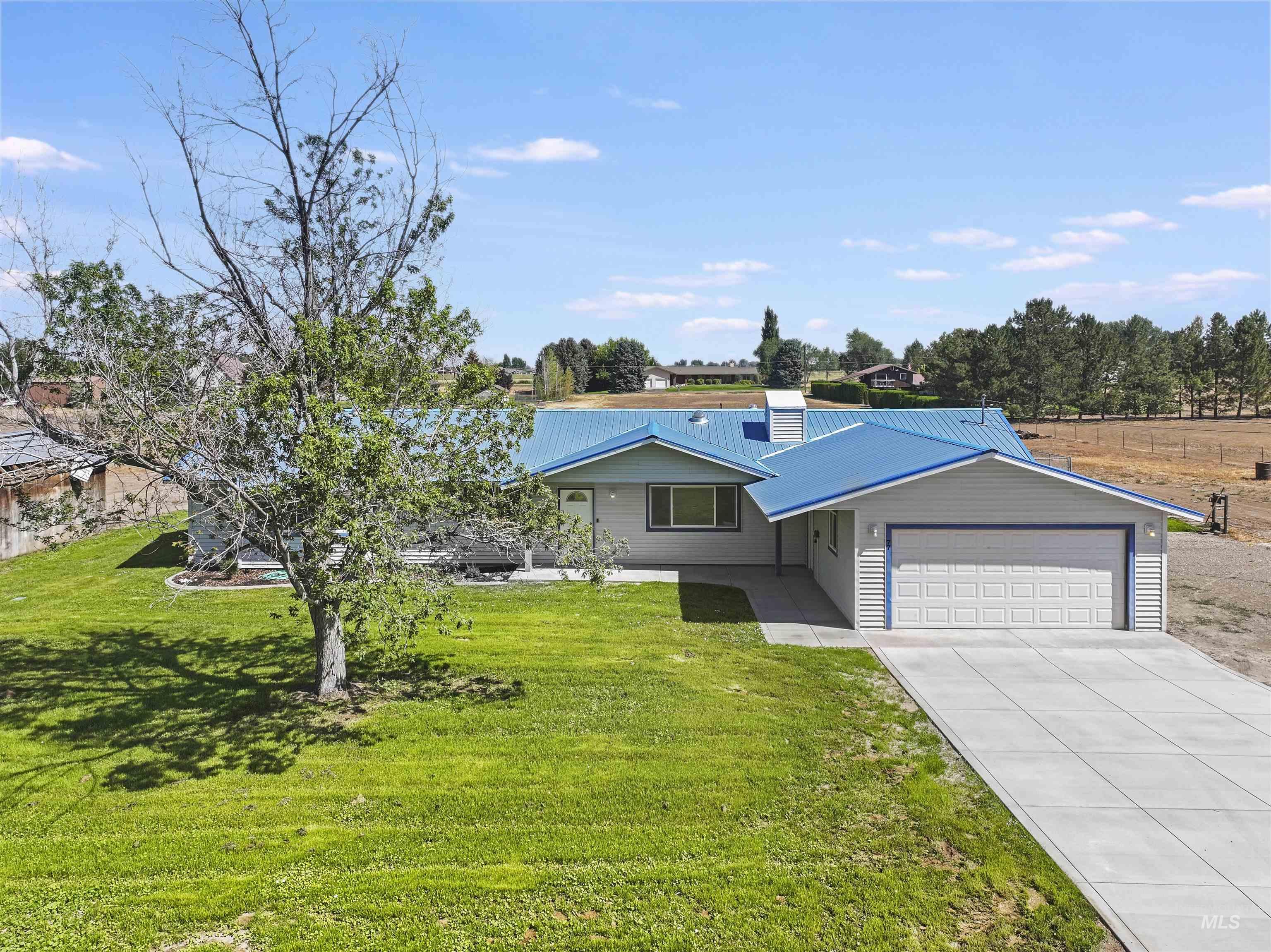 77 Horseshoe Circle Property Photo 1