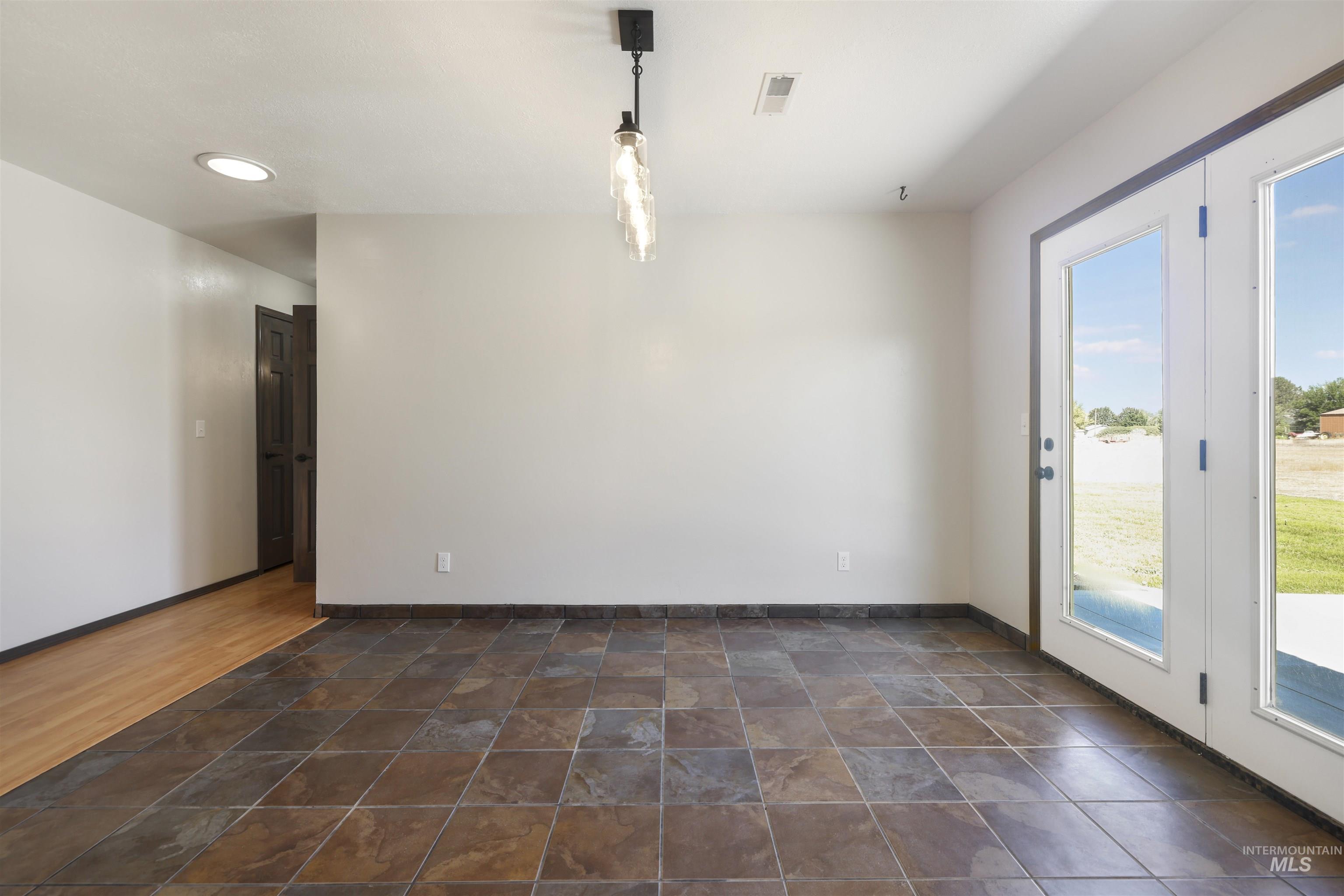 77 Horseshoe Circle Property Photo 13