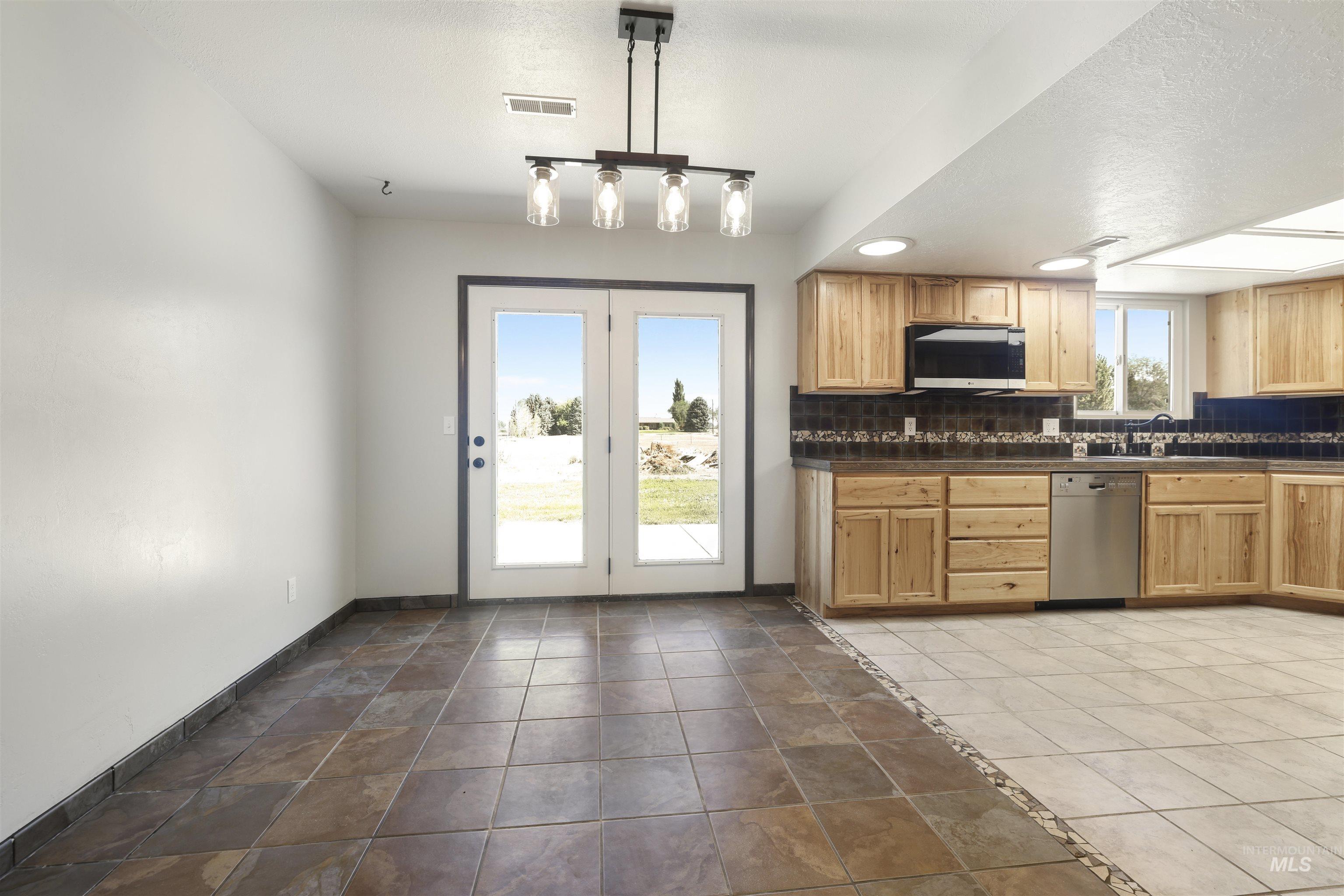 77 Horseshoe Circle Property Photo 14