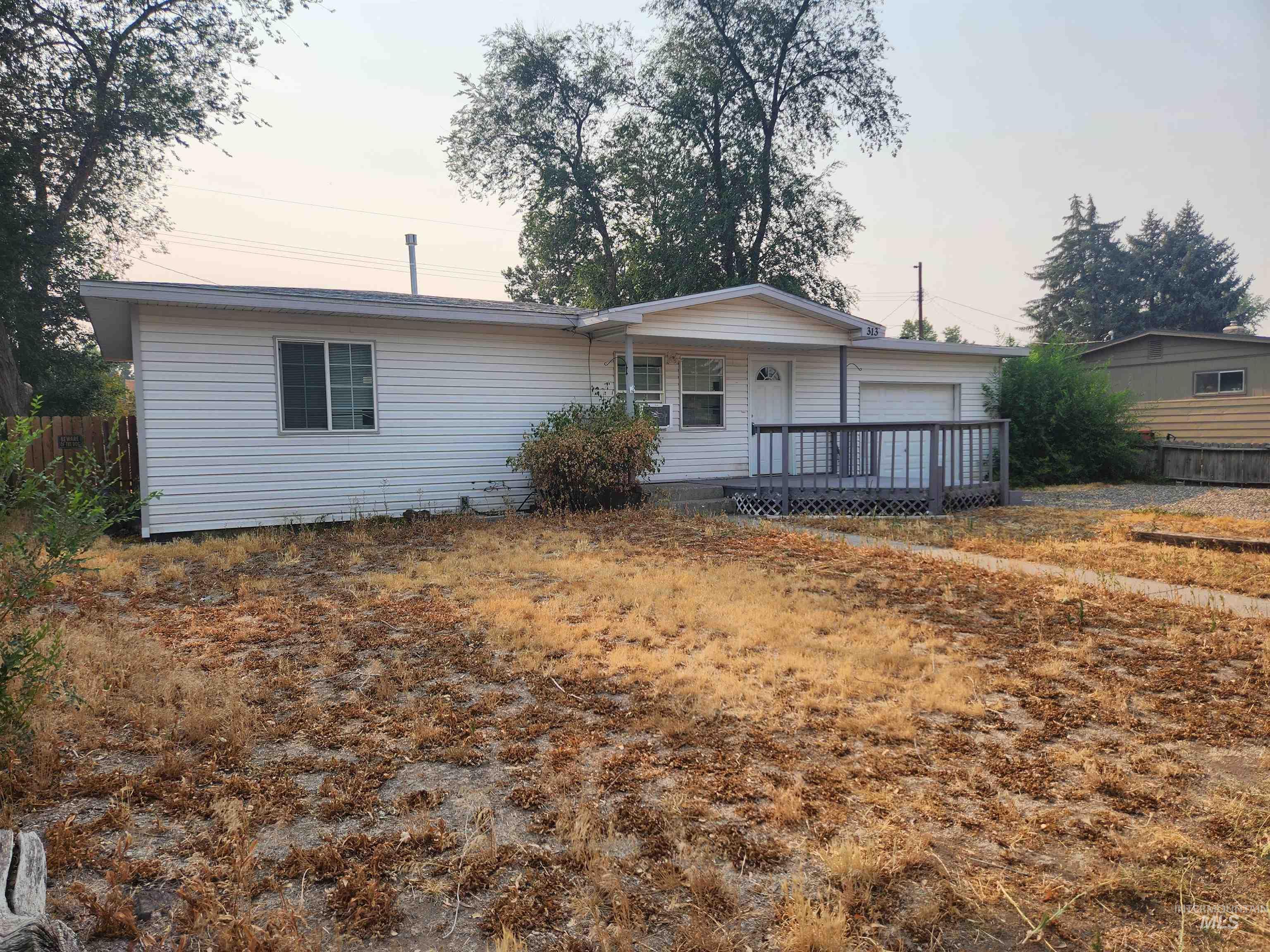 313 Baker Drive Property Photo 2