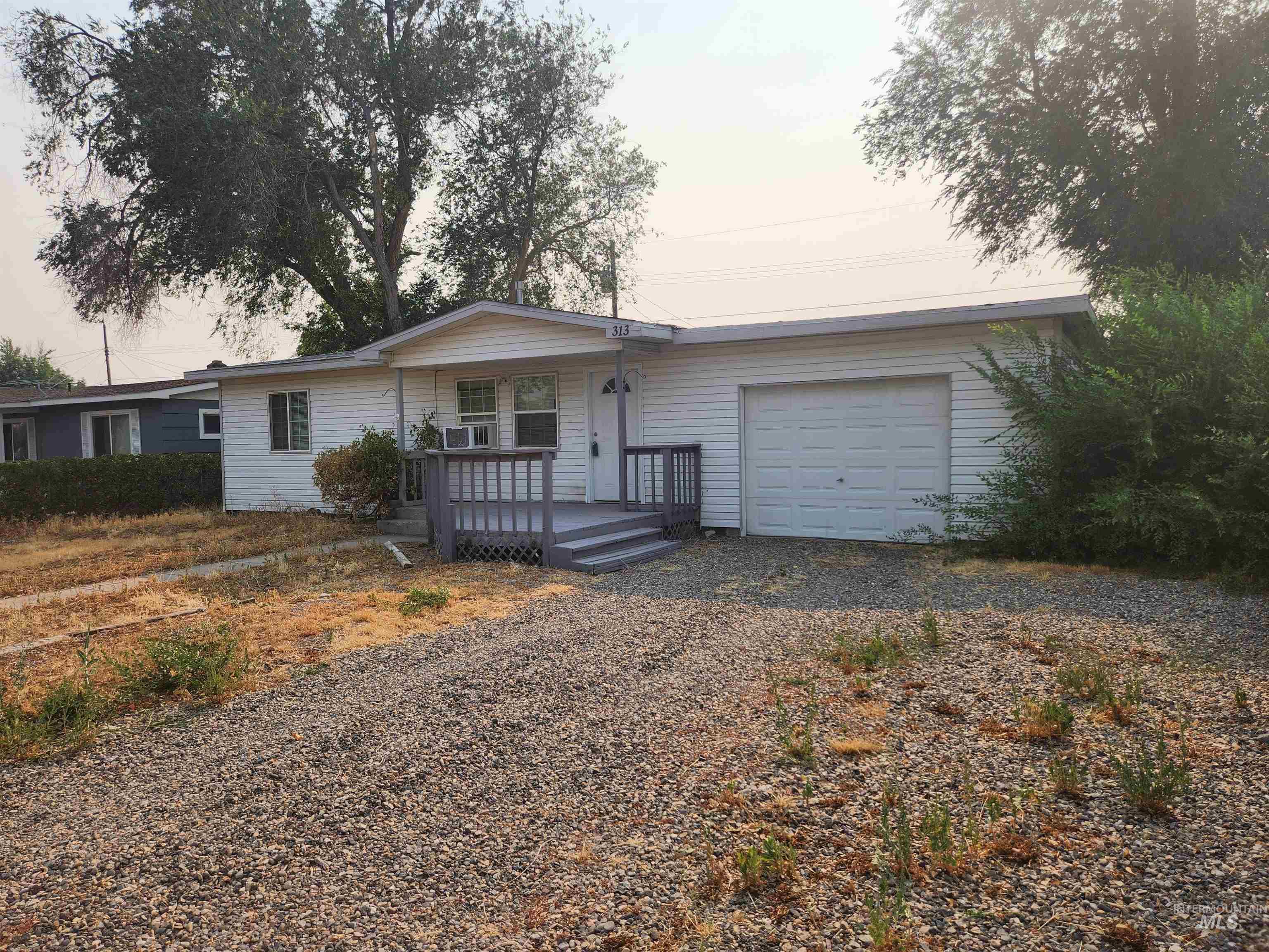 313 Baker Drive Property Photo 3