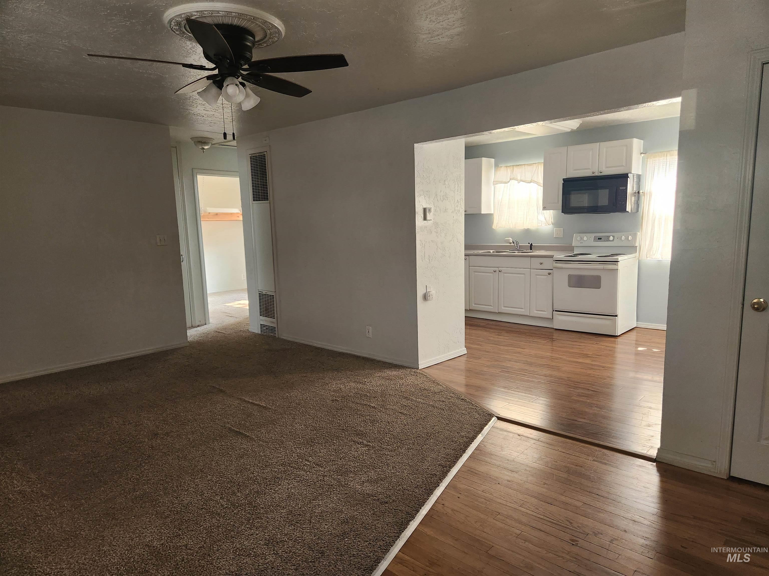 313 Baker Drive Property Photo 4