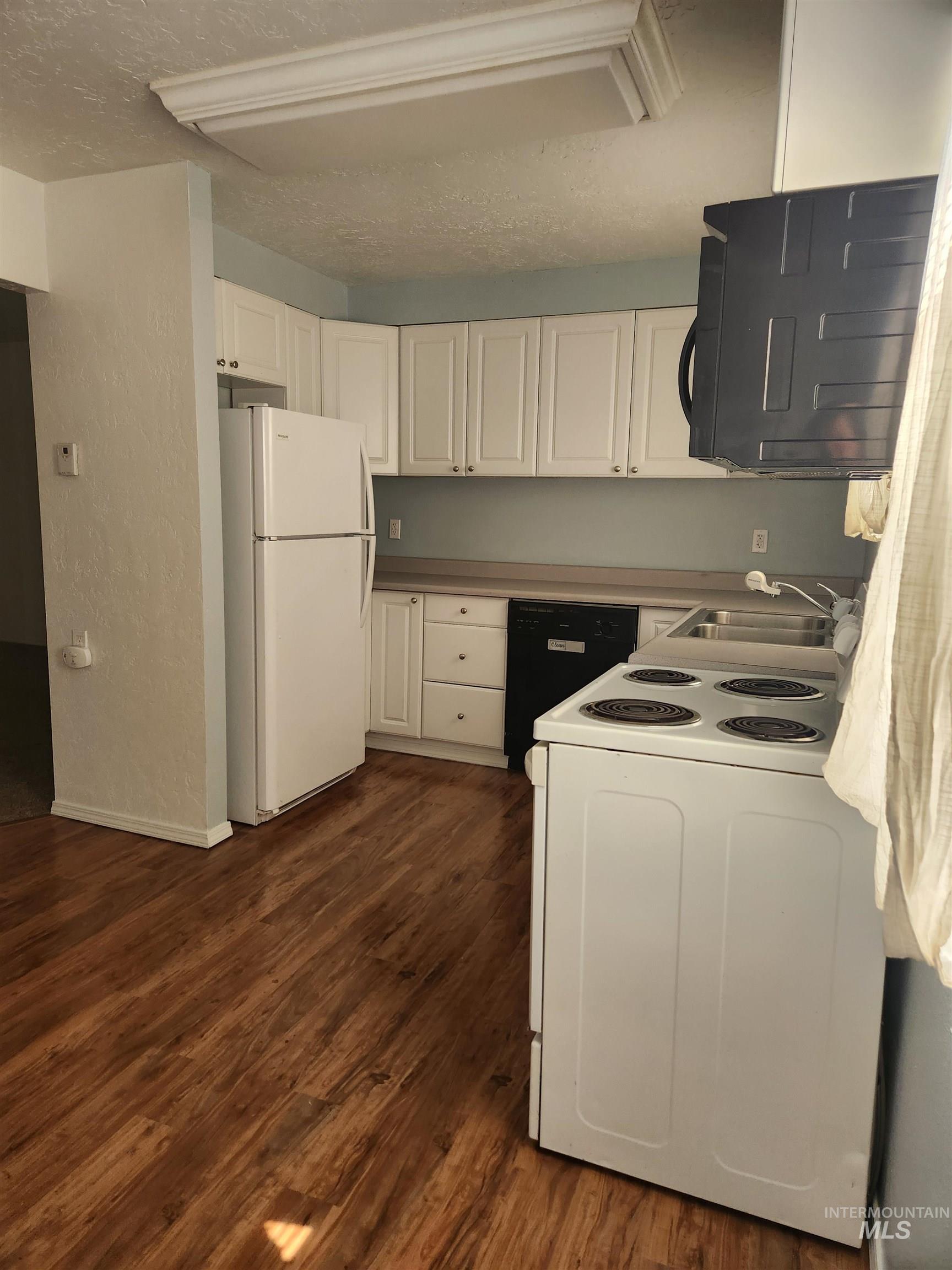 313 Baker Drive Property Photo 9