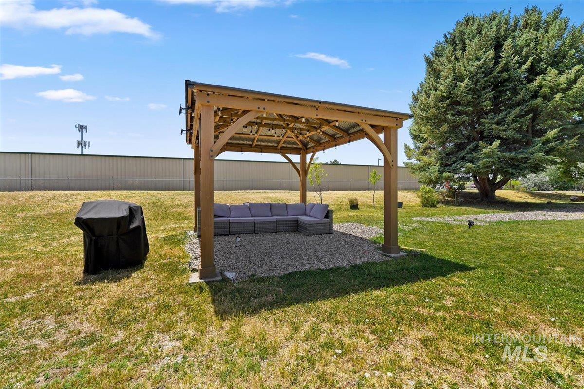 3819 S Montana Property Photo 4