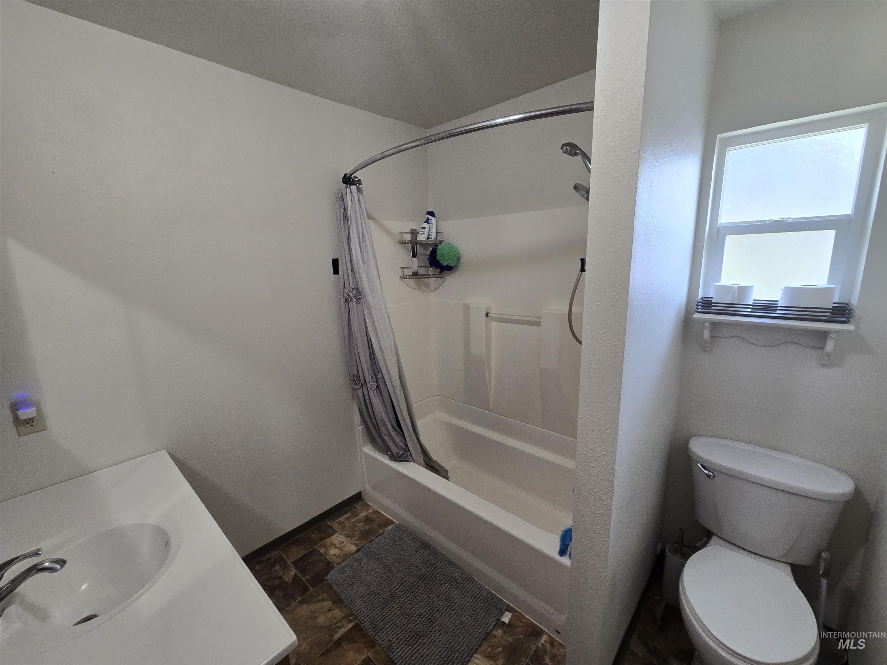 12544 Laqa Vista Ave. Property Photo 8