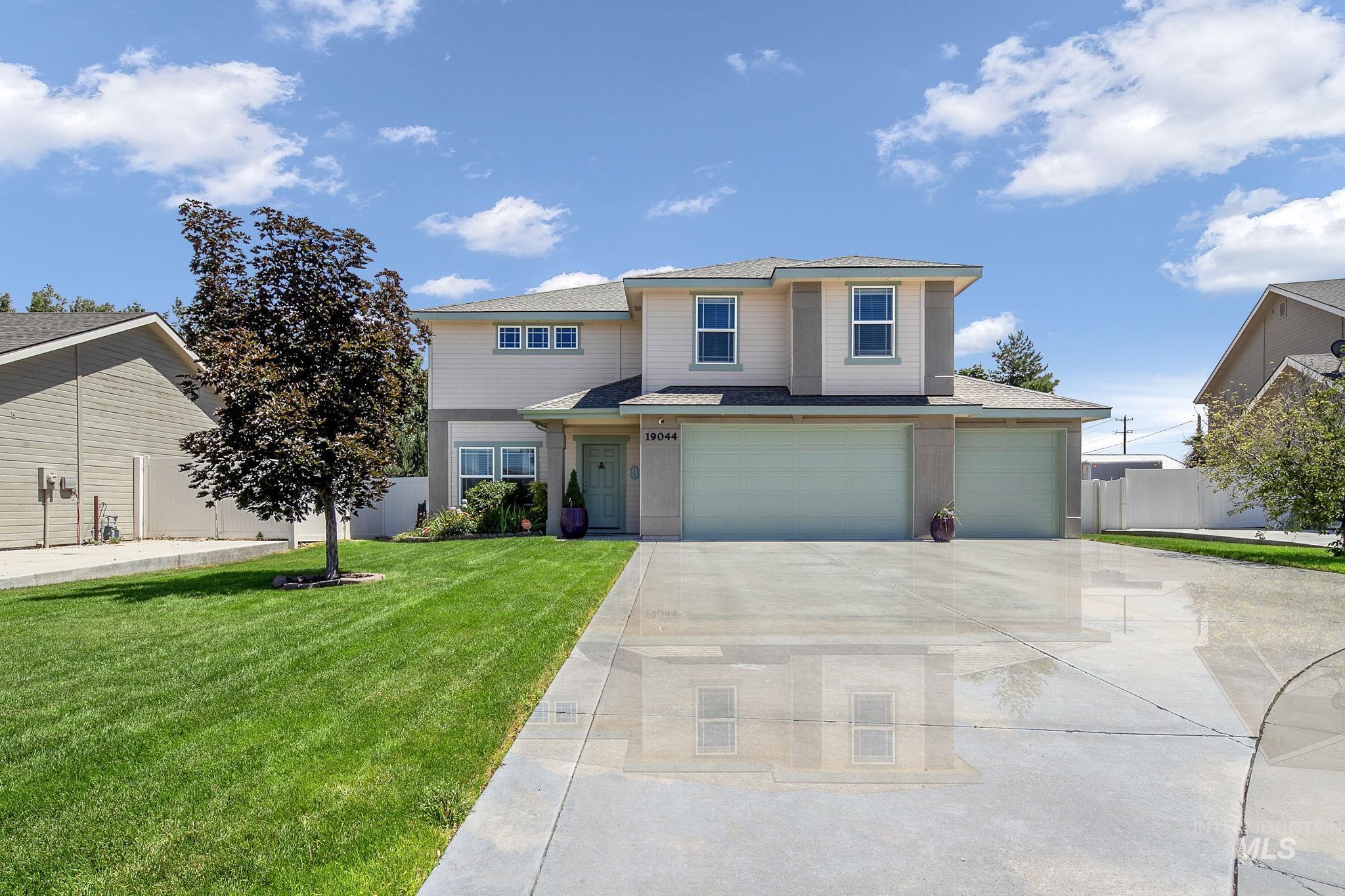 19044 Kenney Way Property Photo 1