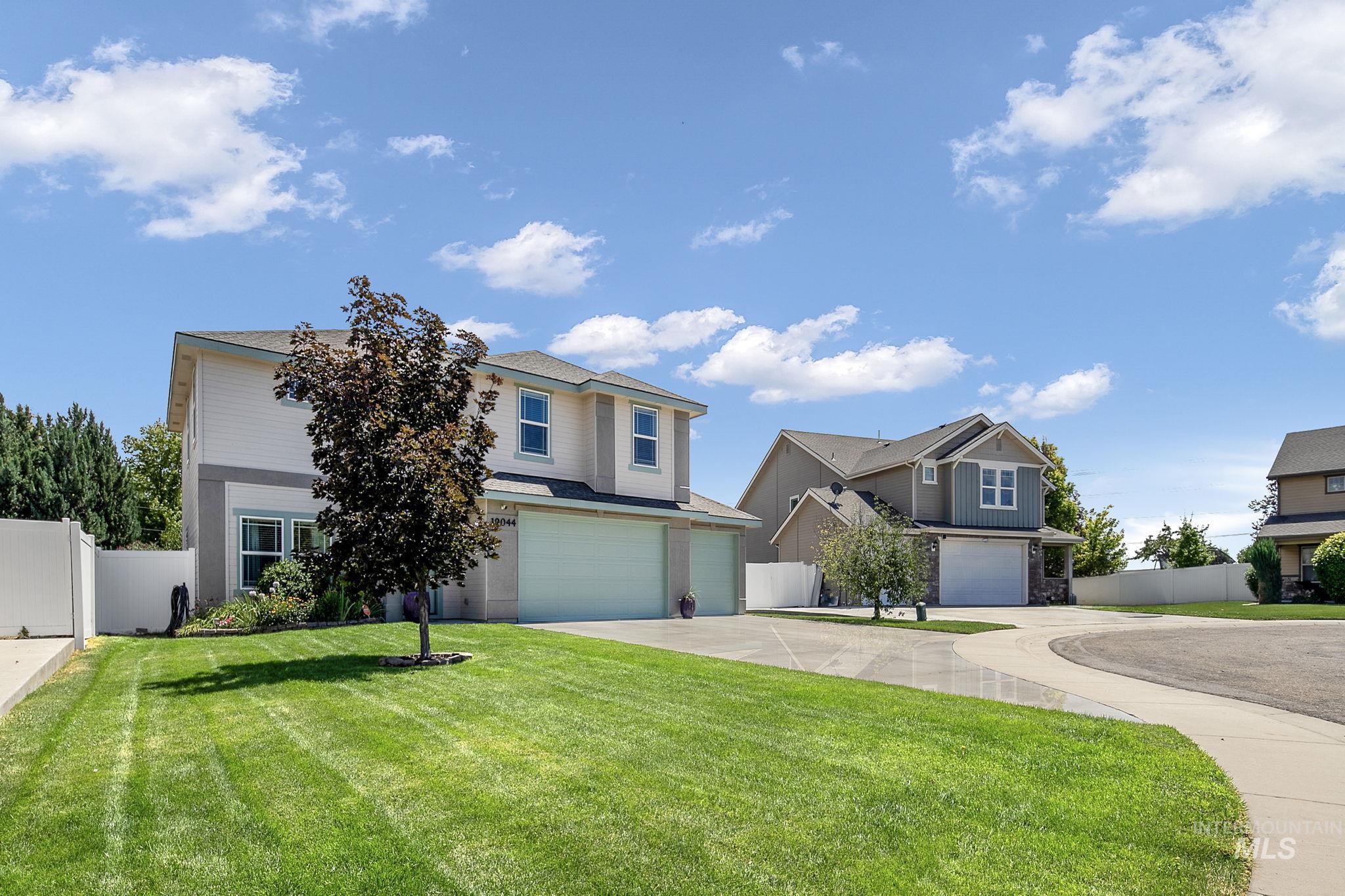 19044 Kenney Way Property Photo 3