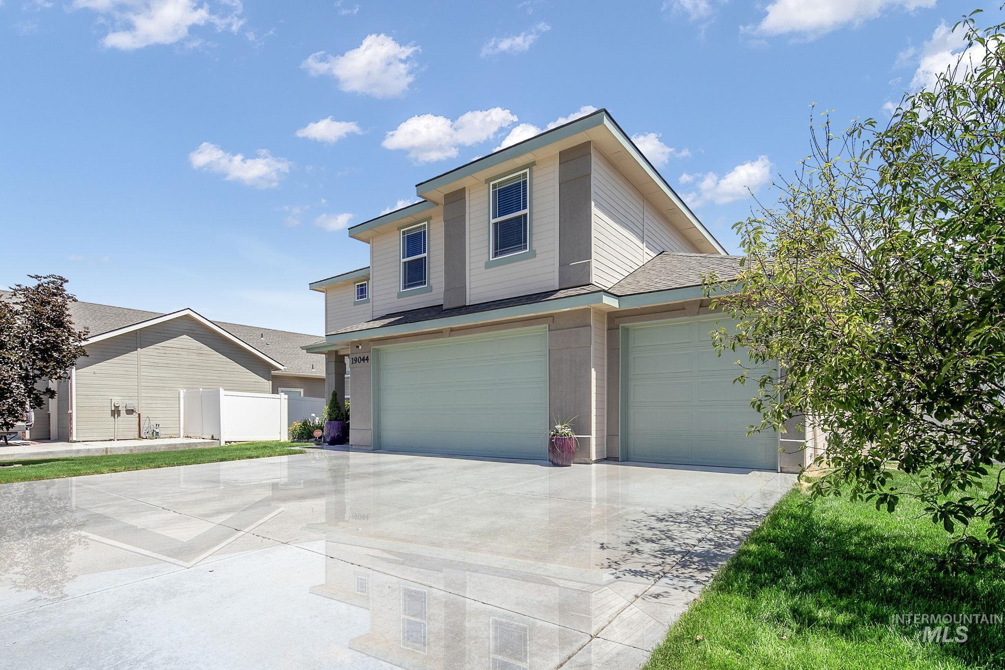 19044 Kenney Way Property Photo 4
