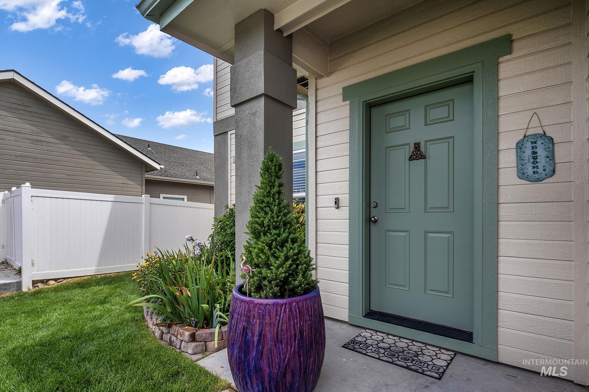 19044 Kenney Way Property Photo 5