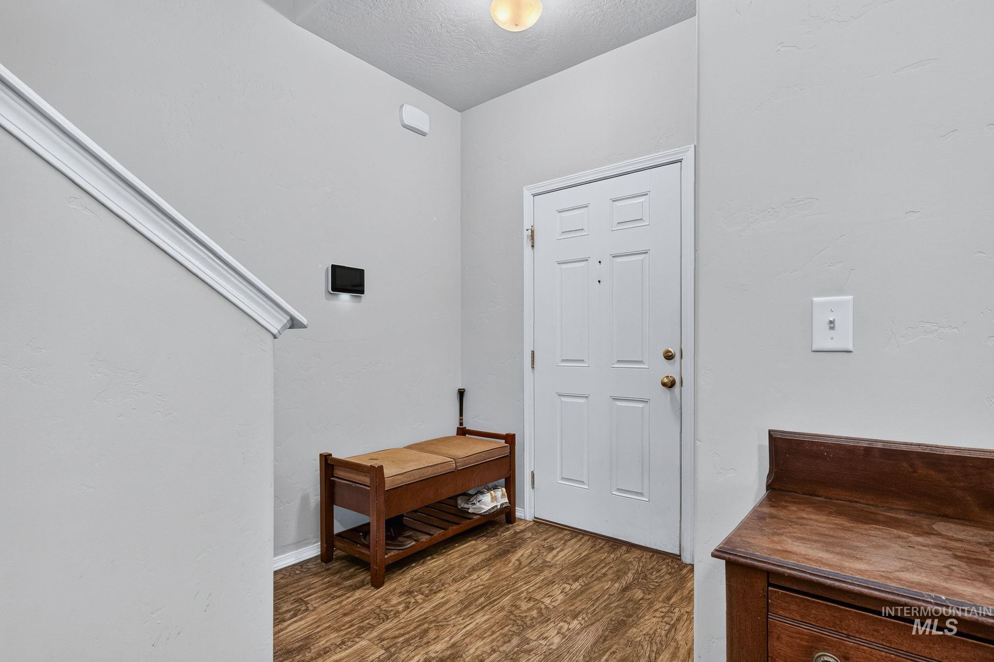 19044 Kenney Way Property Photo 6