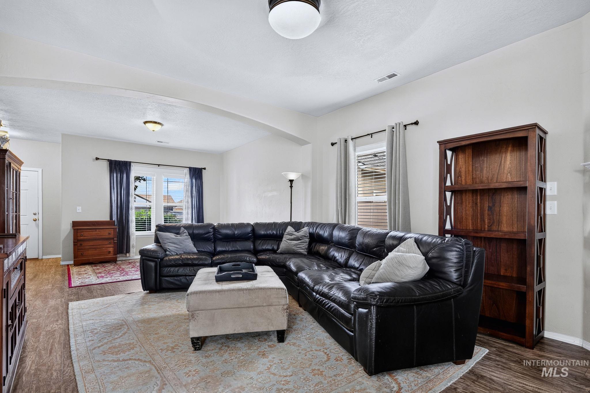 19044 Kenney Way Property Photo 10