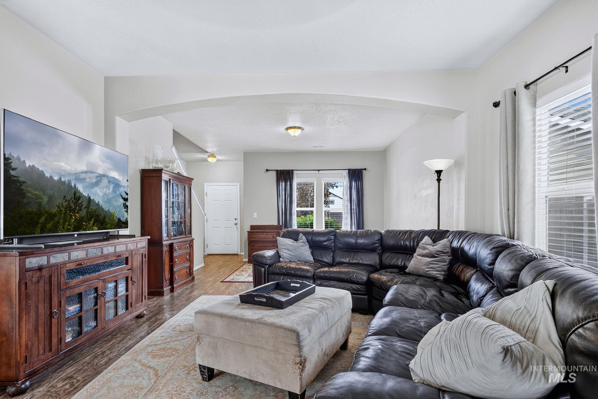 19044 Kenney Way Property Photo 11