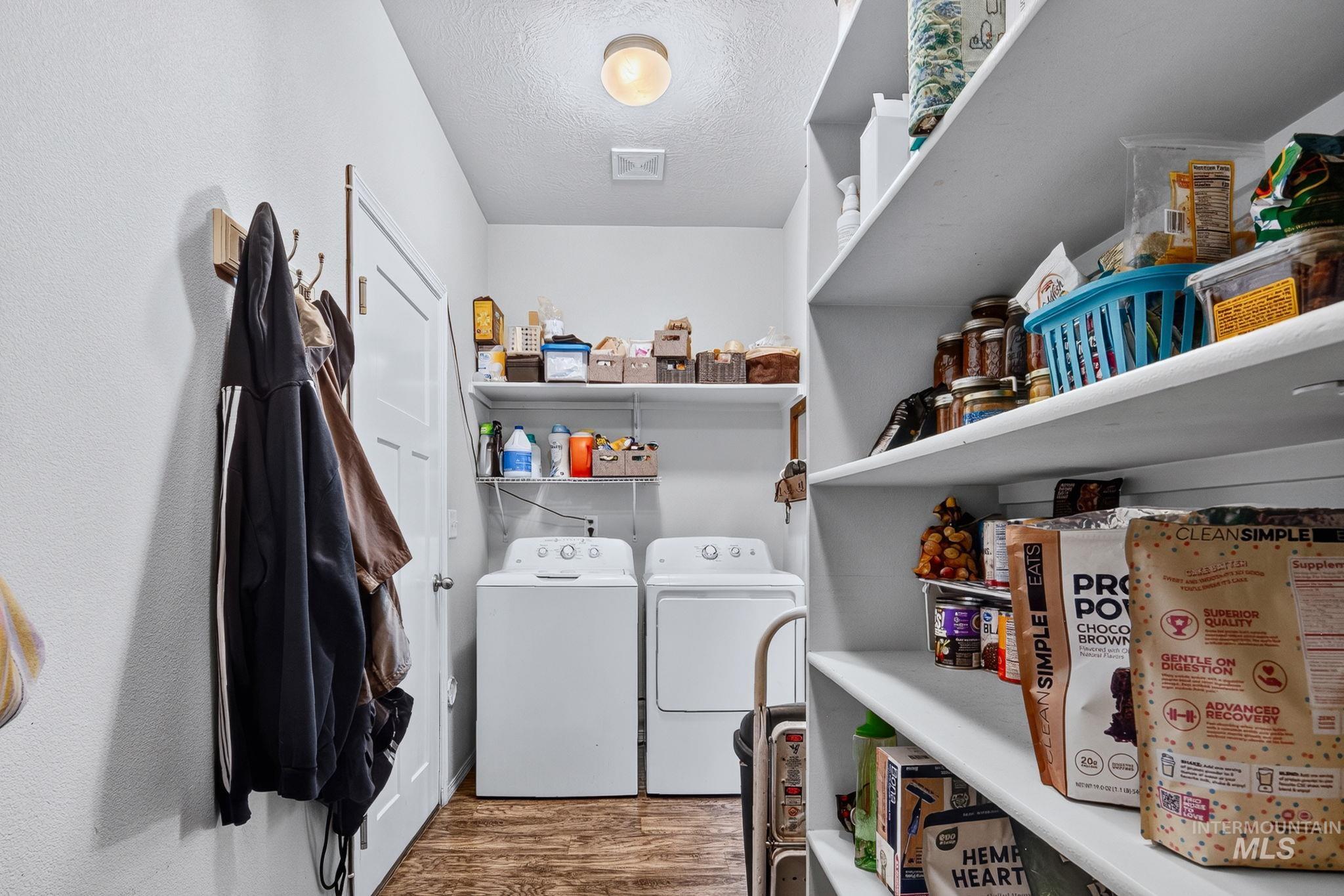 19044 Kenney Way Property Photo 16
