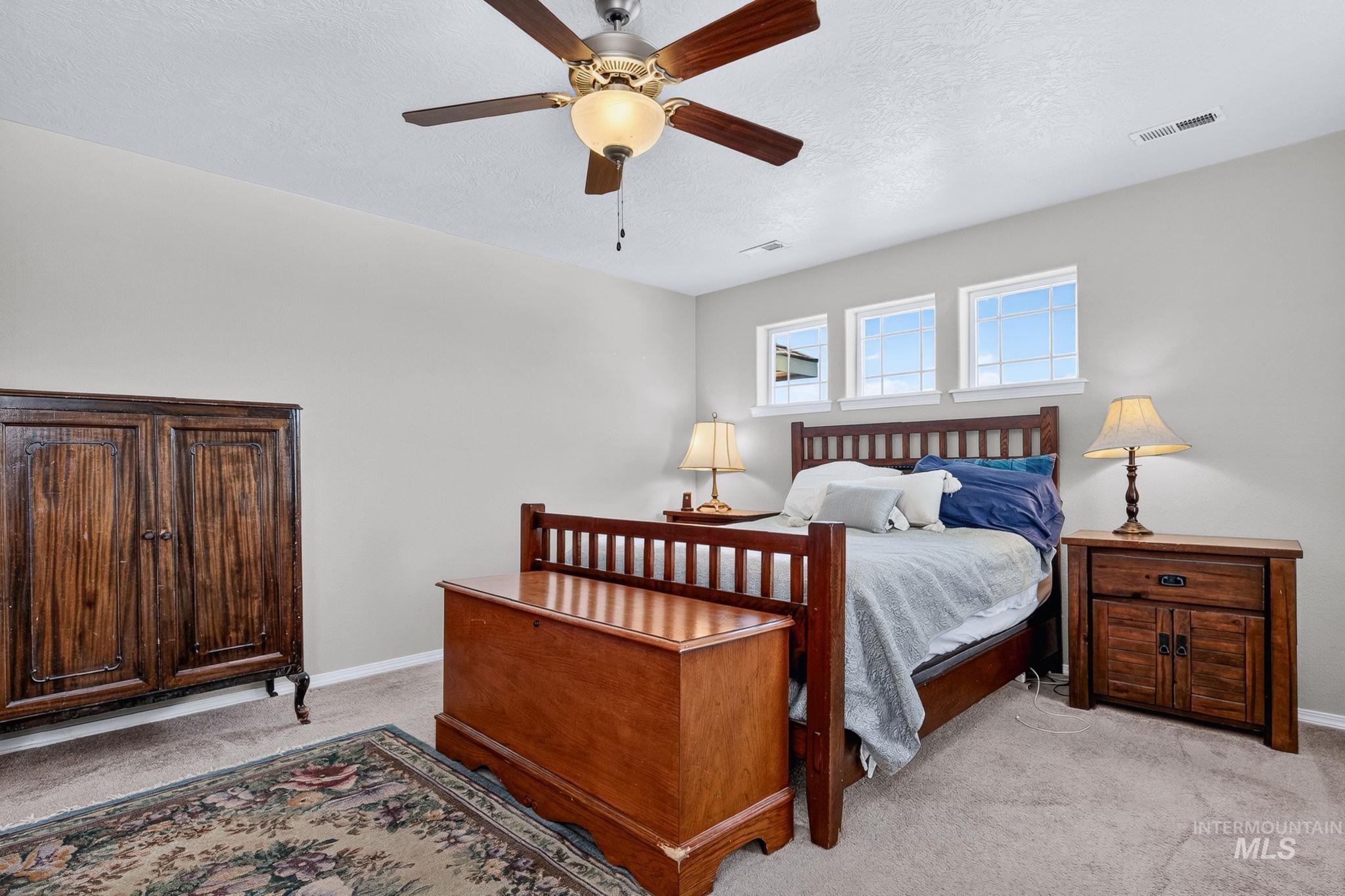 19044 Kenney Way Property Photo 20