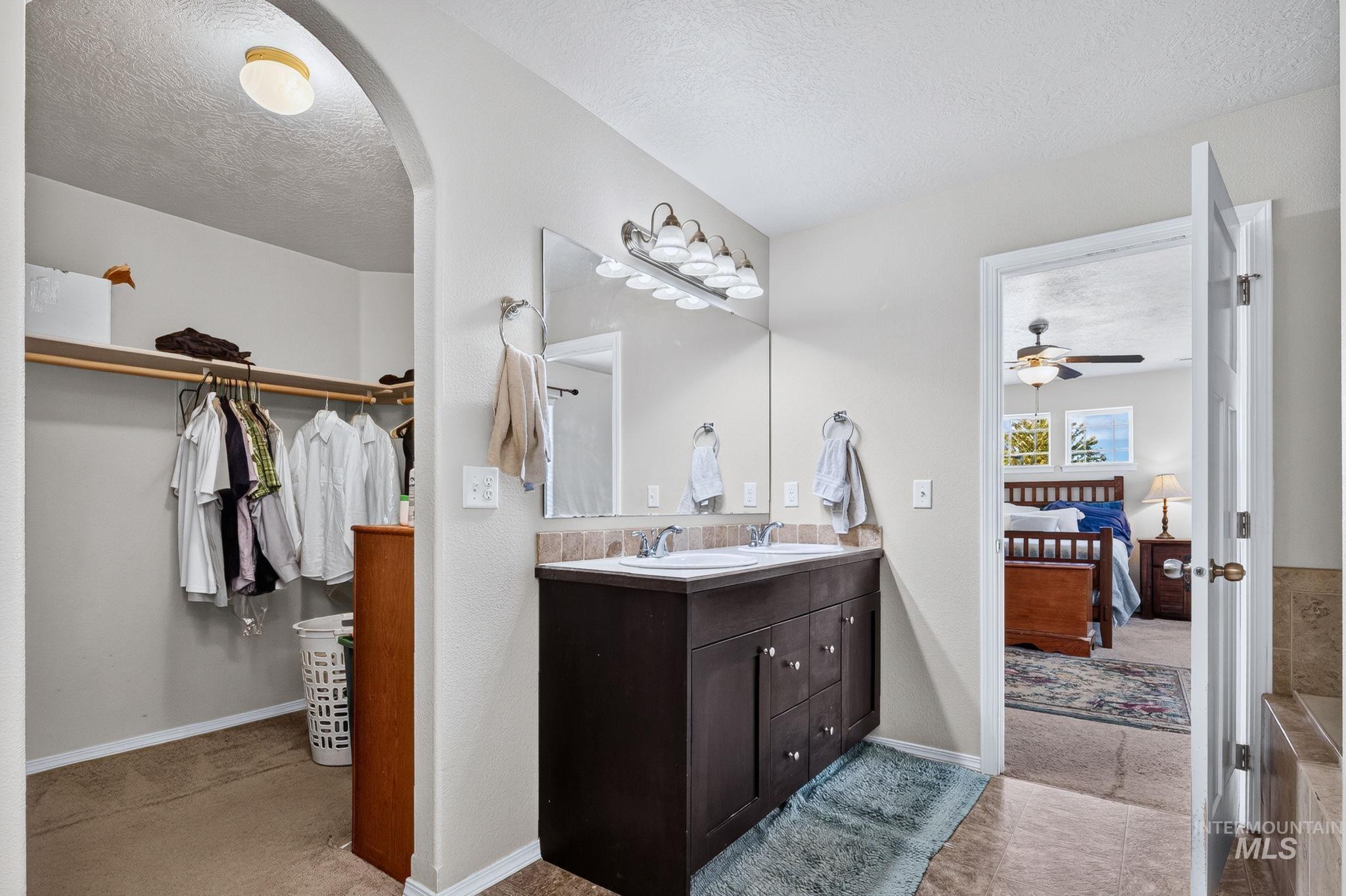 19044 Kenney Way Property Photo 22