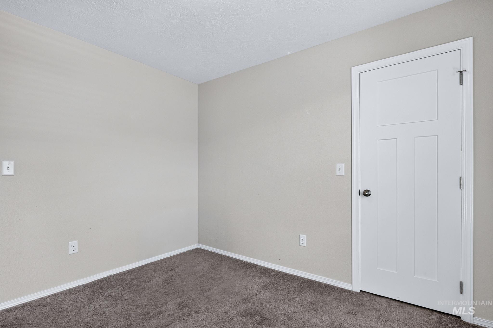 19044 Kenney Way Property Photo 26