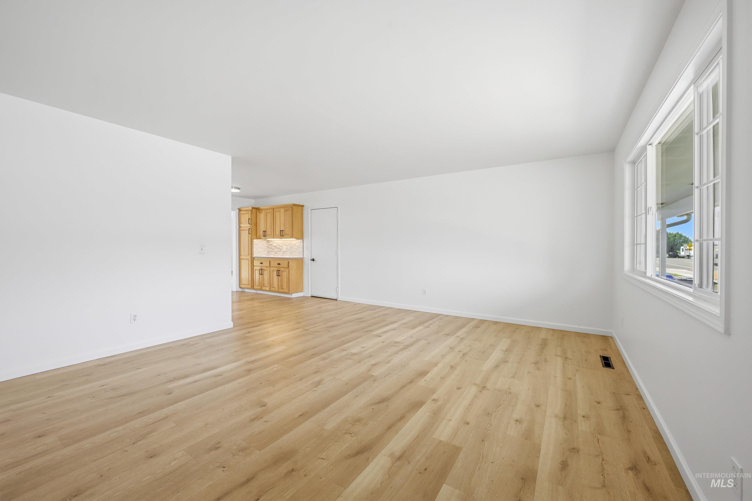 1220 18th Ave Property Photo 7