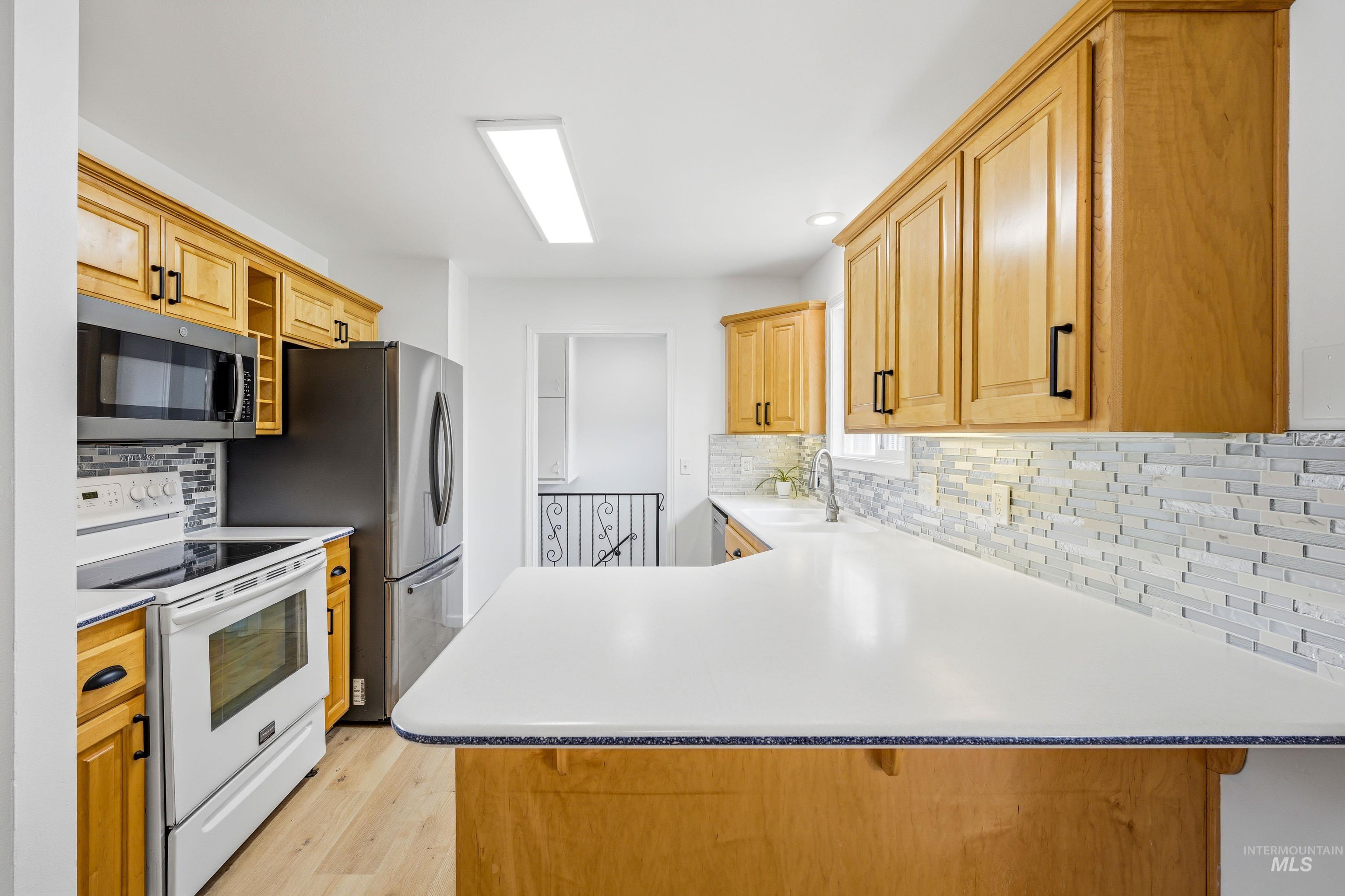 1220 18th Ave Property Photo 10