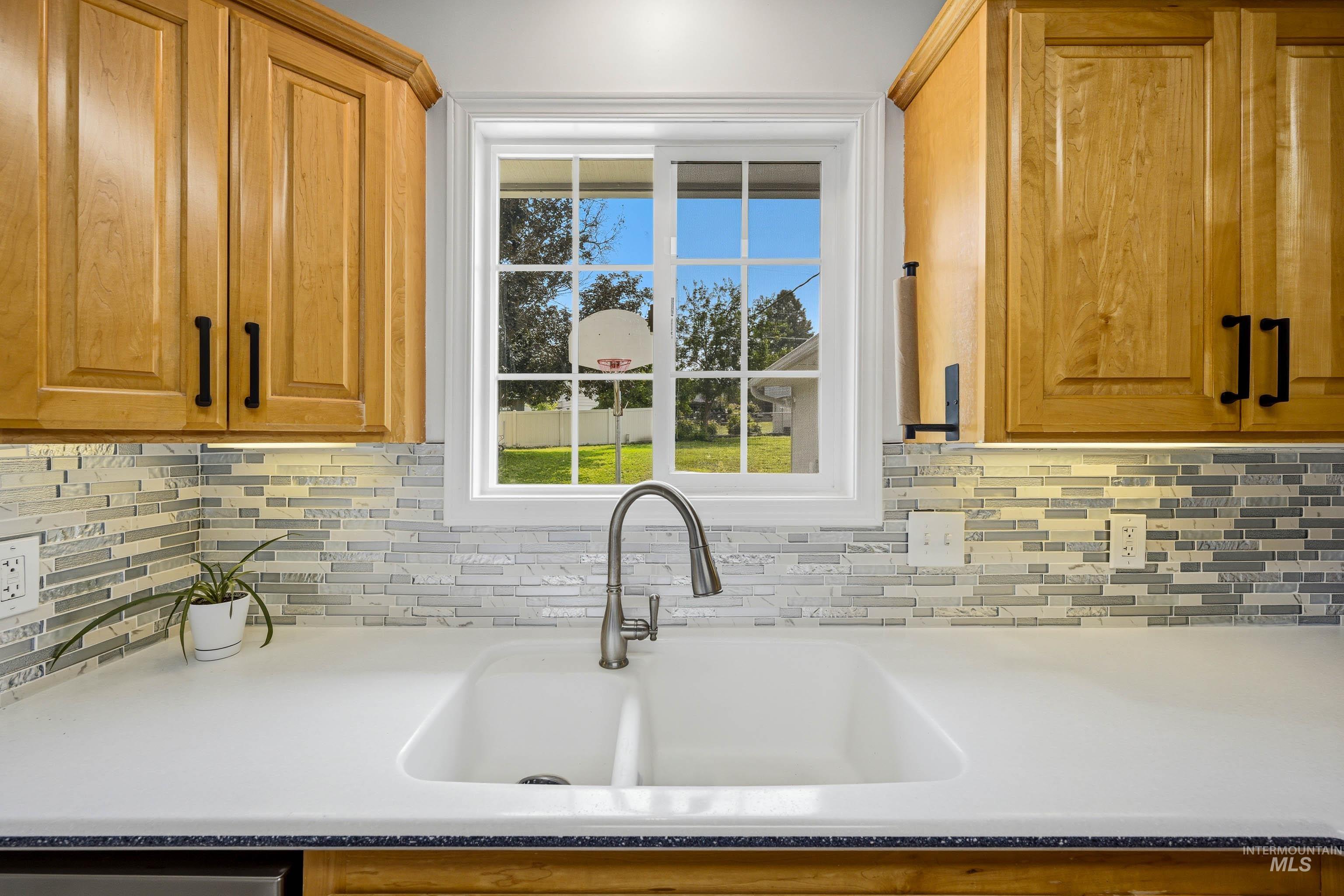 1220 18th Ave Property Photo 12