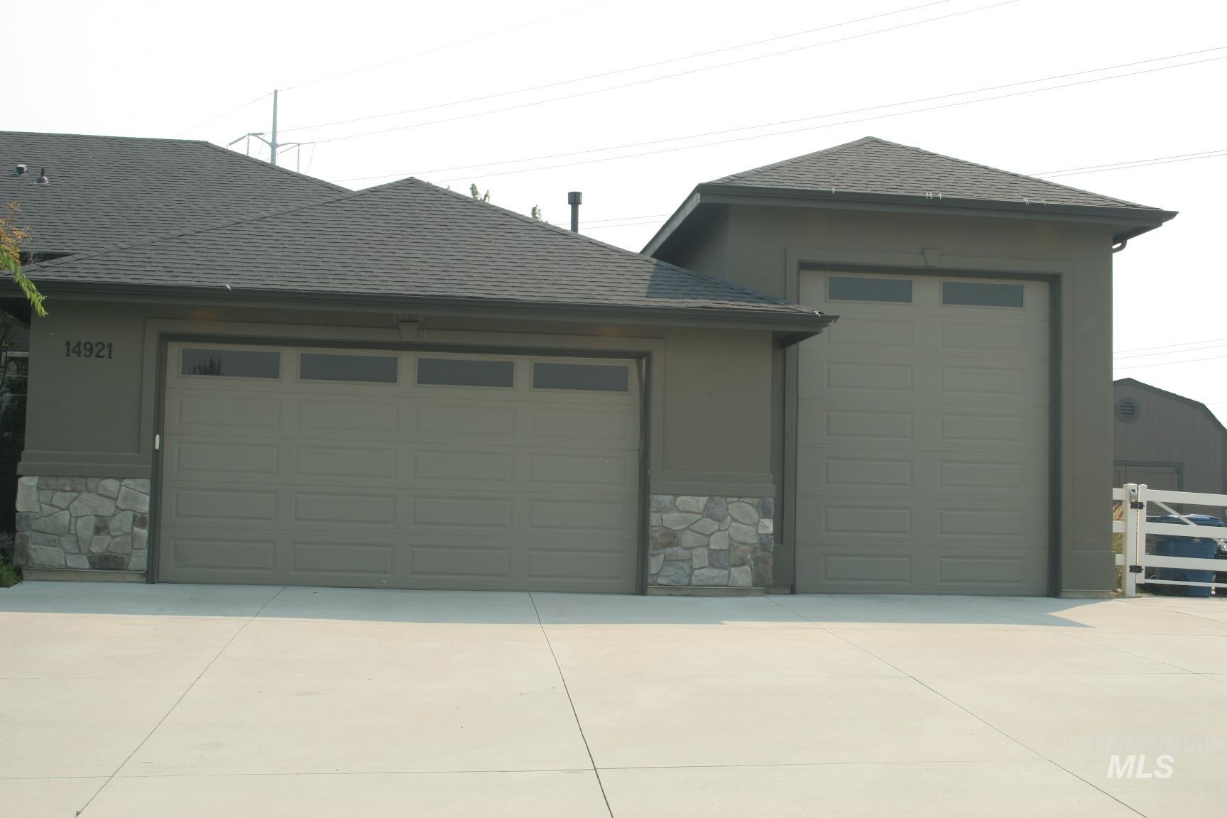 14921 Dagger Falls Way Property Photo 3
