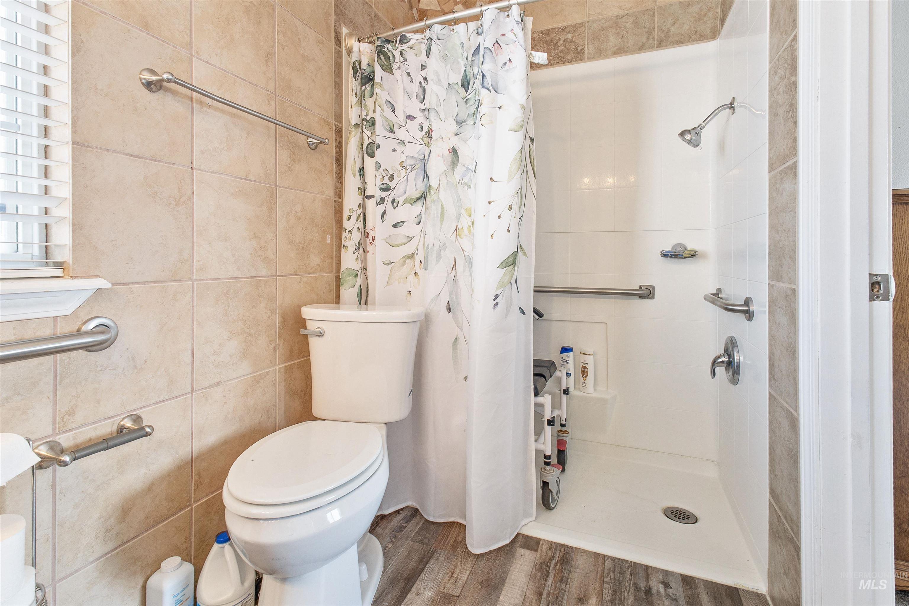 916 Graycliff Drive Property Photo 19