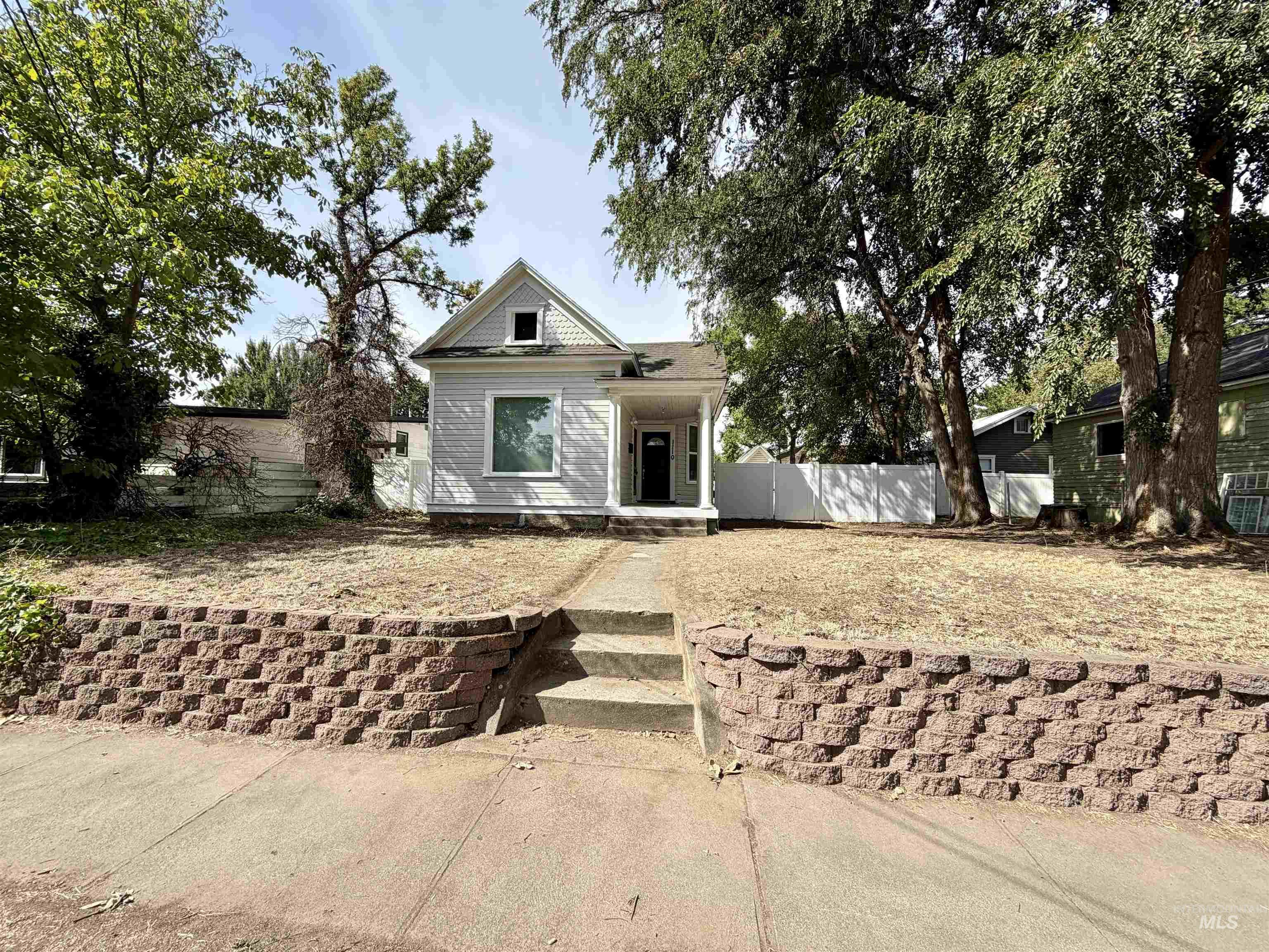 1110 10th Street Property Photo 2