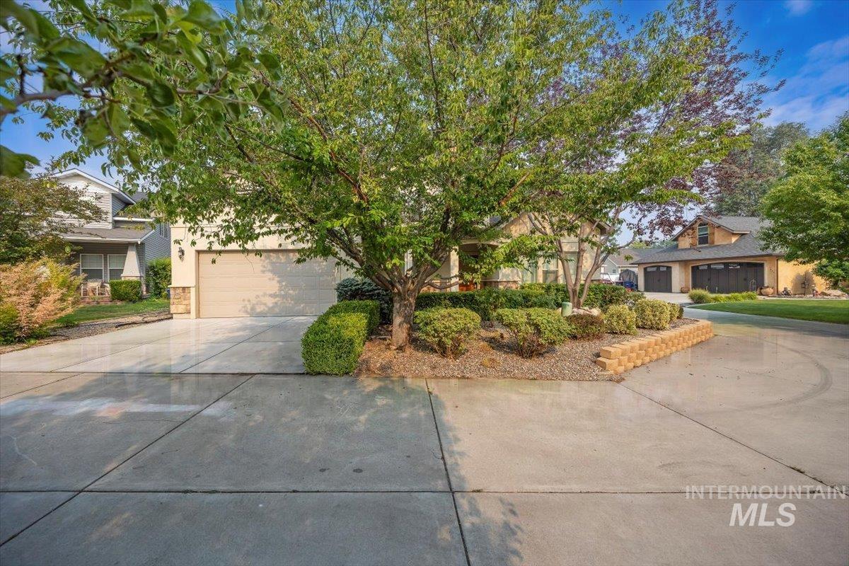 1625 Brookfield Court Property Photo 3