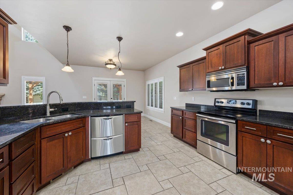 1625 Brookfield Court Property Photo 17