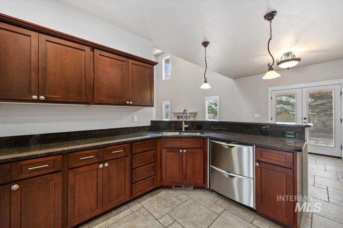 1625 Brookfield Court Property Photo 19