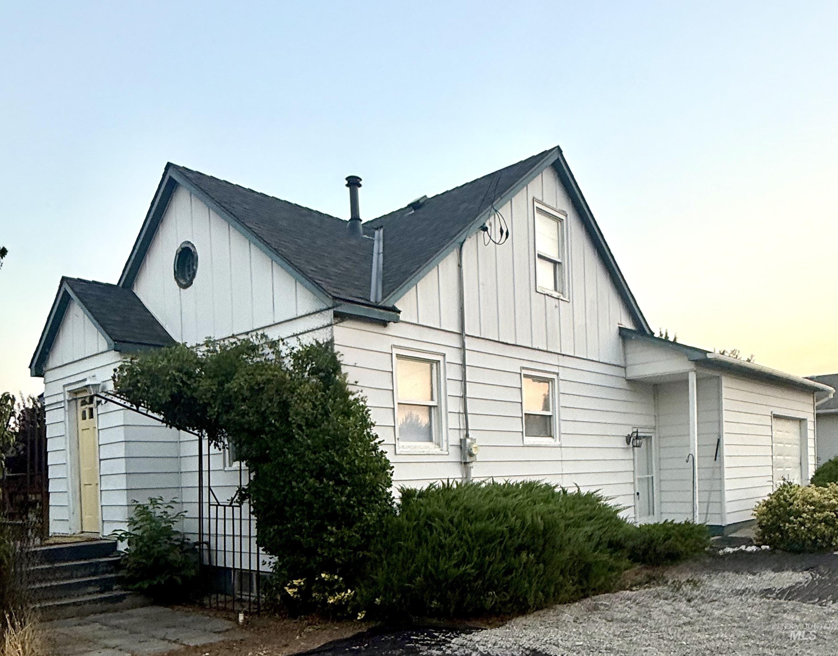 1864 W Idaho Ave. Property Photo 1