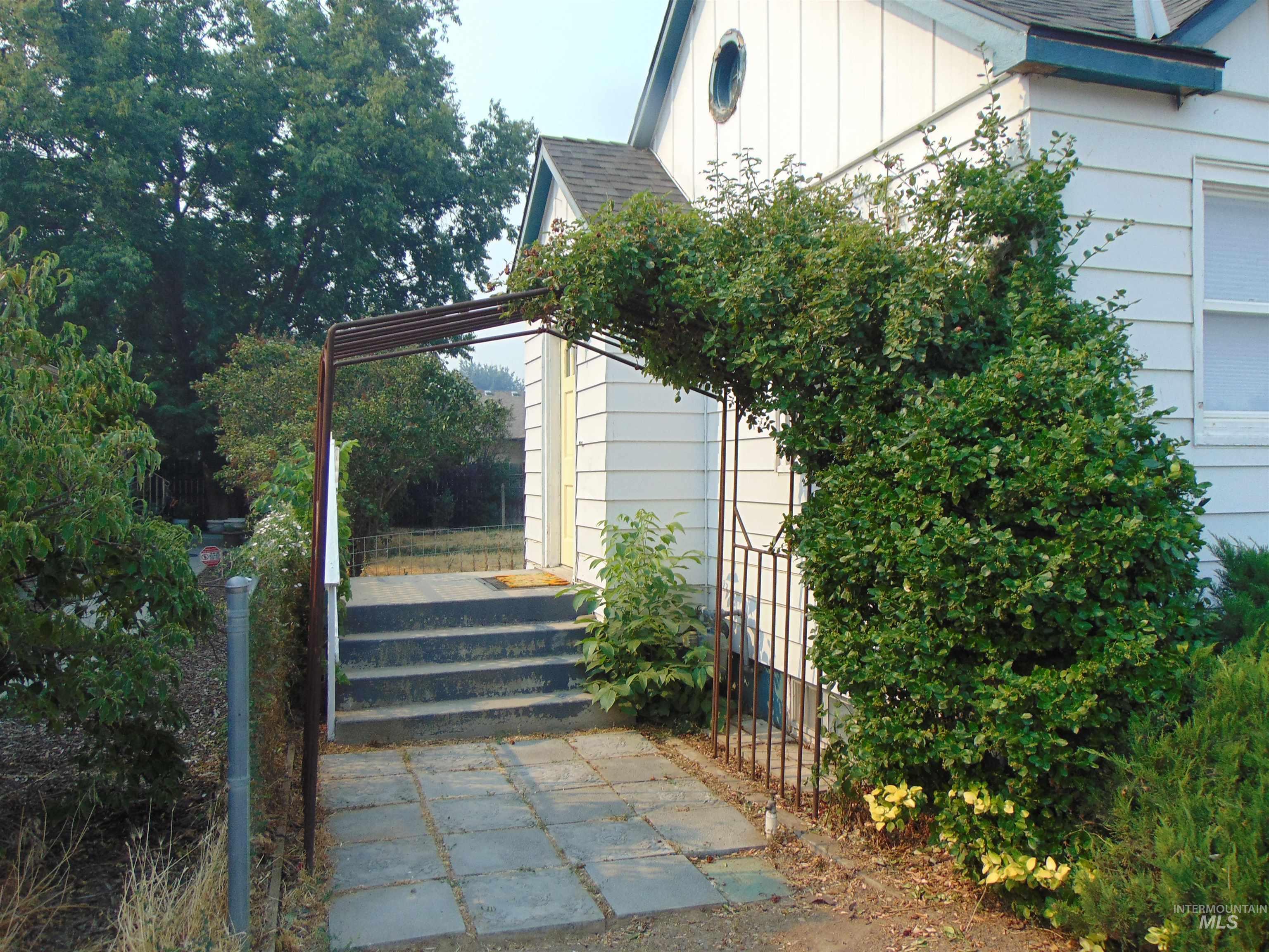 1864 W Idaho Ave. Property Photo 3