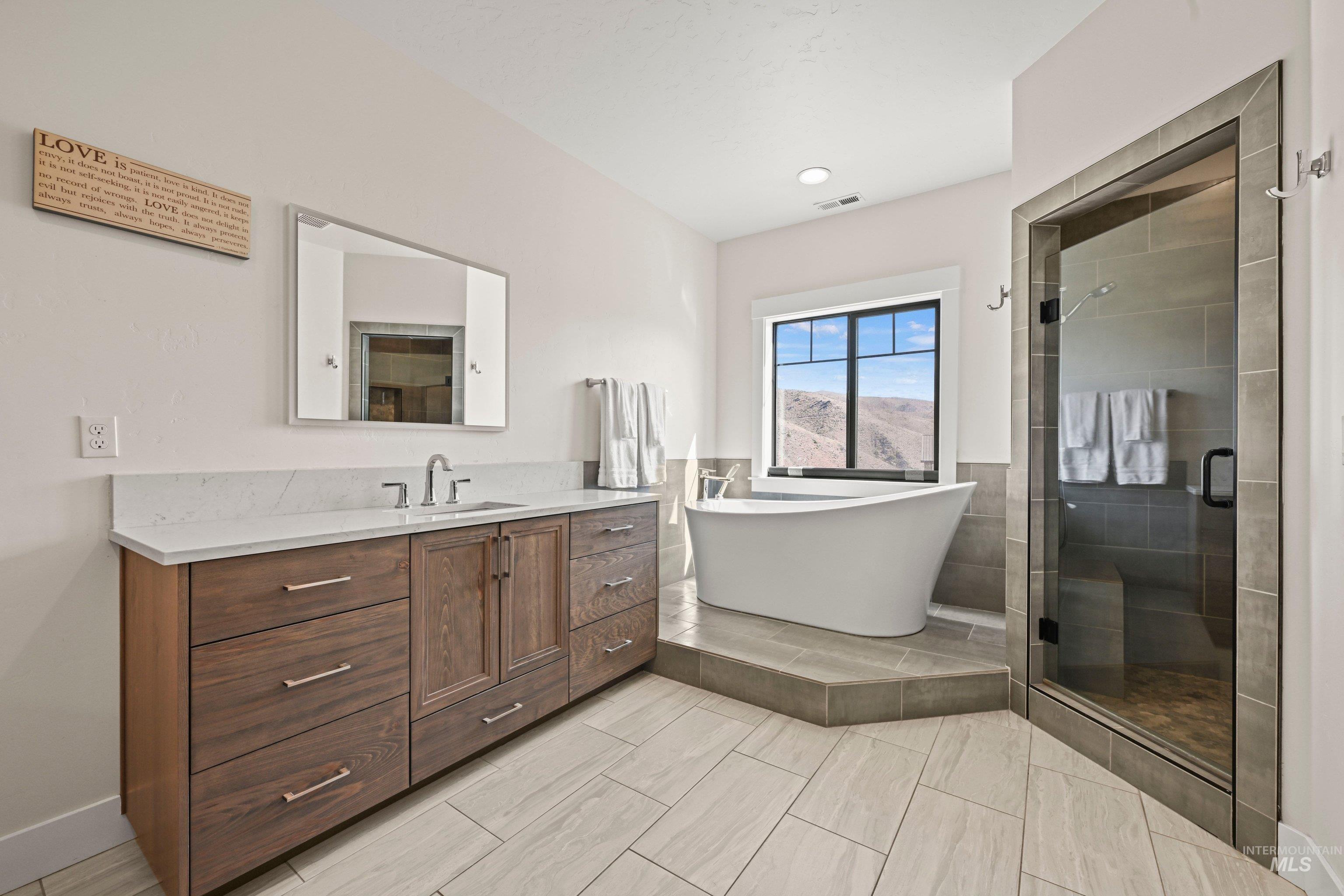 42 Shoemaker Lane Property Photo 19