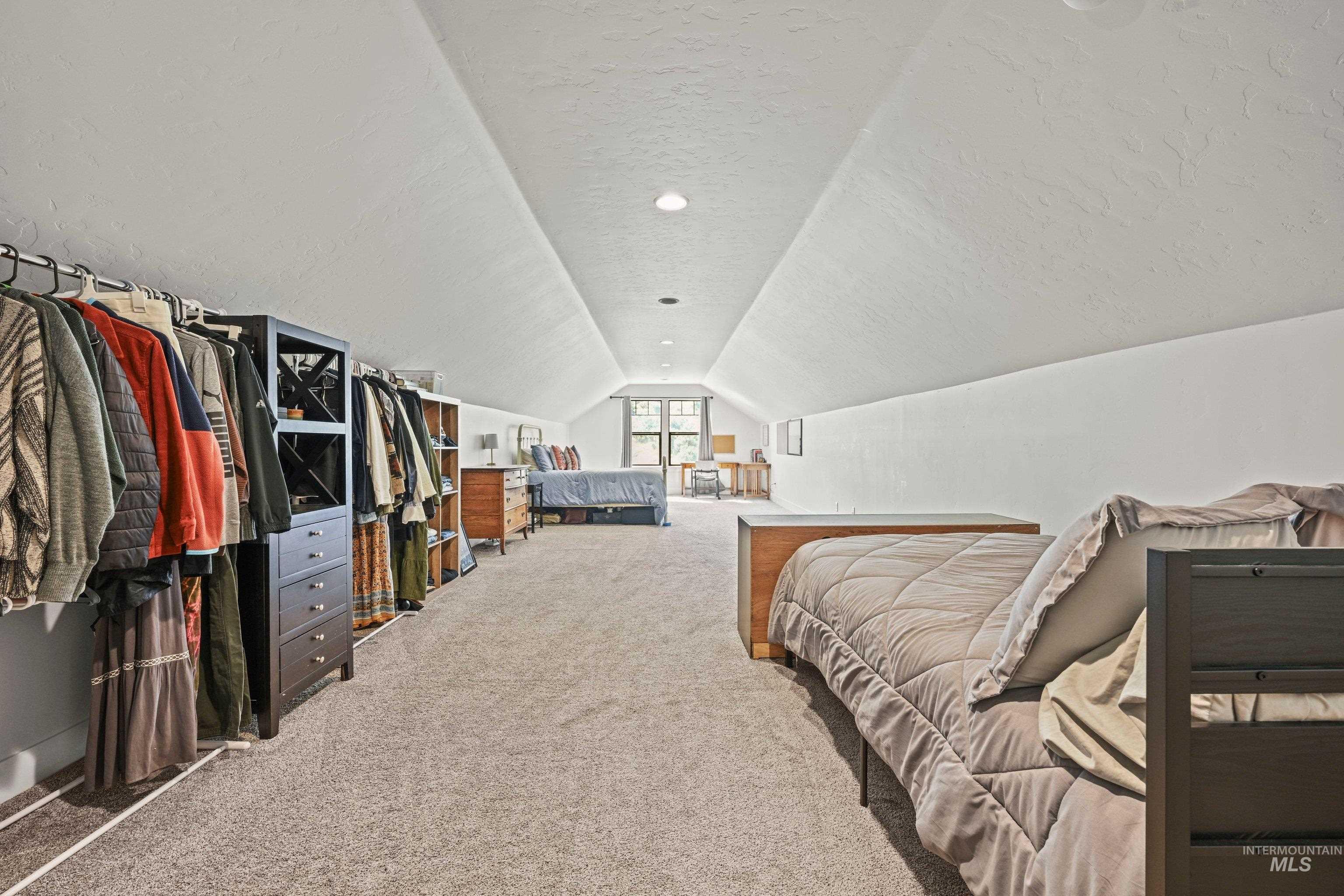 42 Shoemaker Lane Property Photo 27
