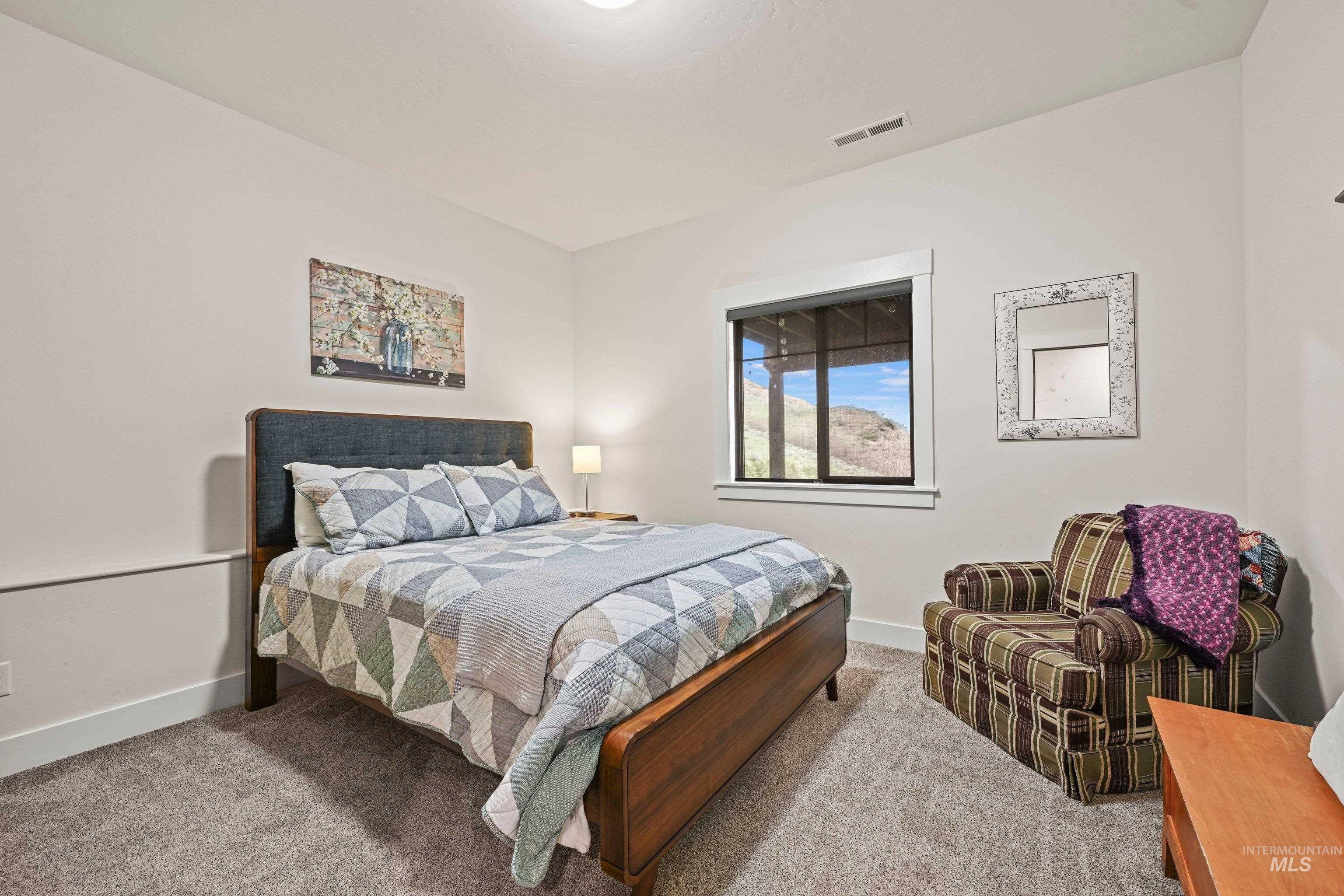 42 Shoemaker Lane Property Photo 35