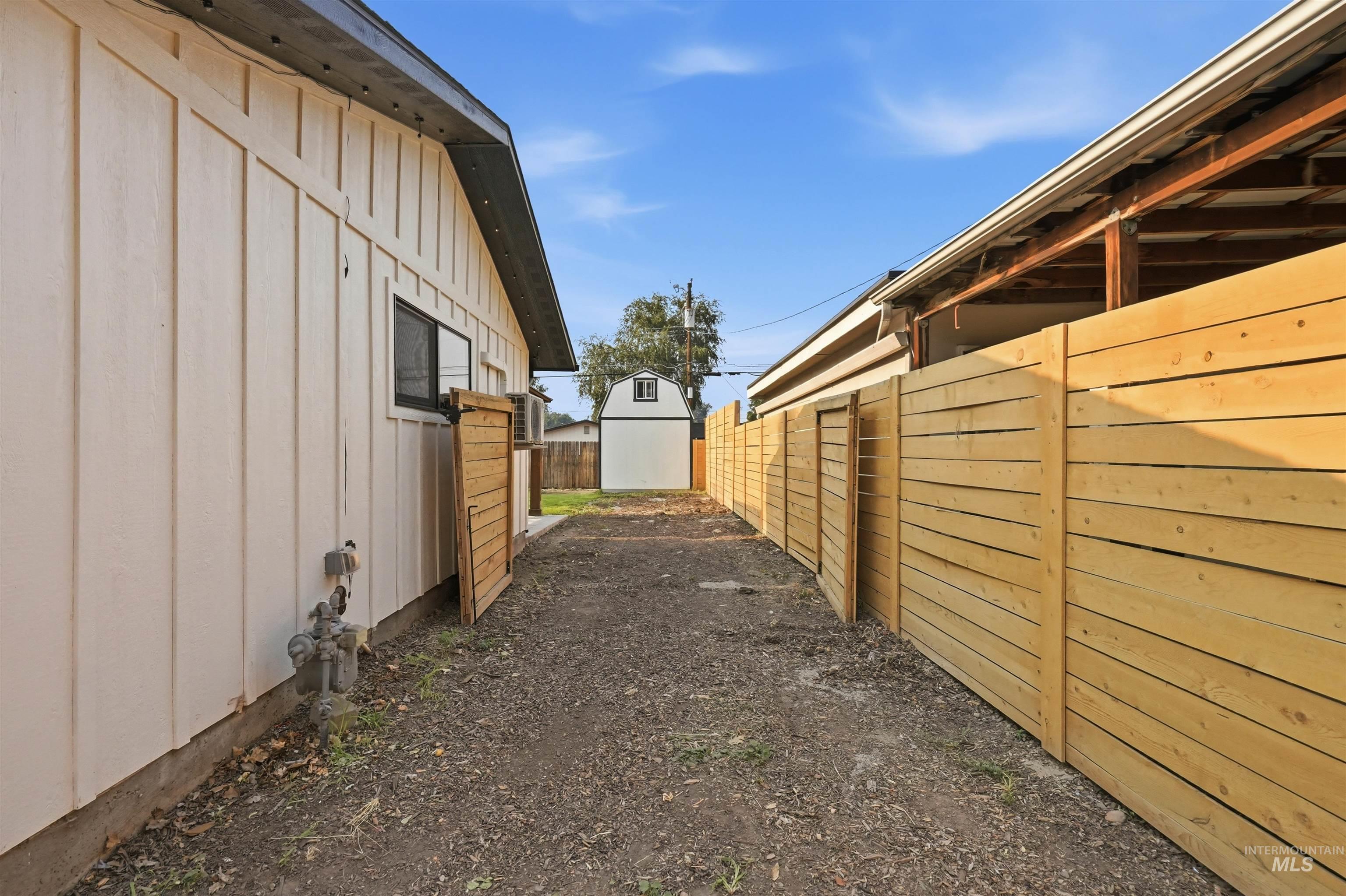 1817 Willow St Property Photo 35
