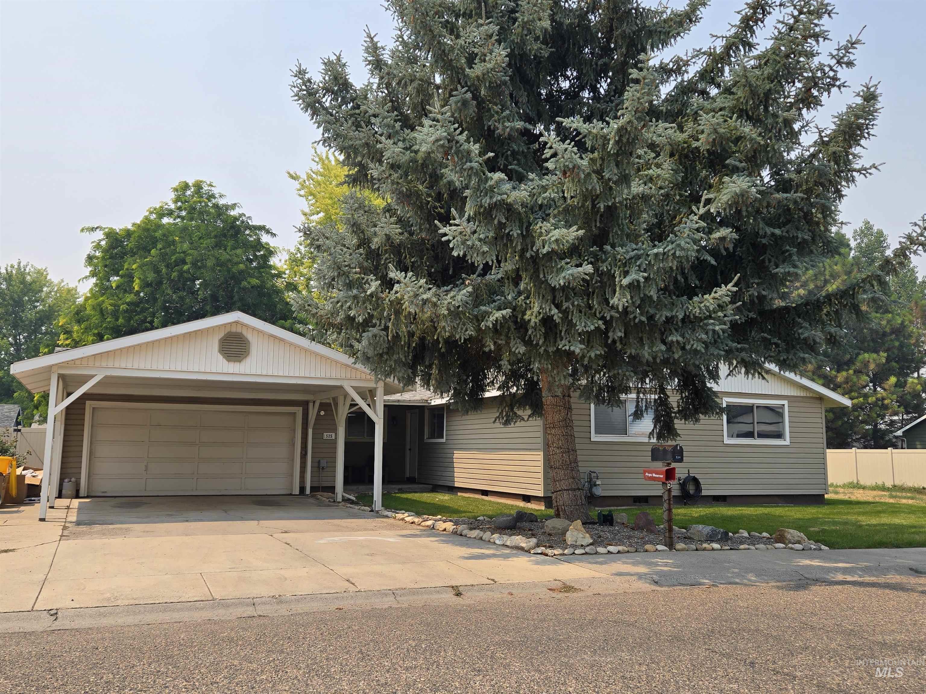 525 Reiter Dr Property Photo 1